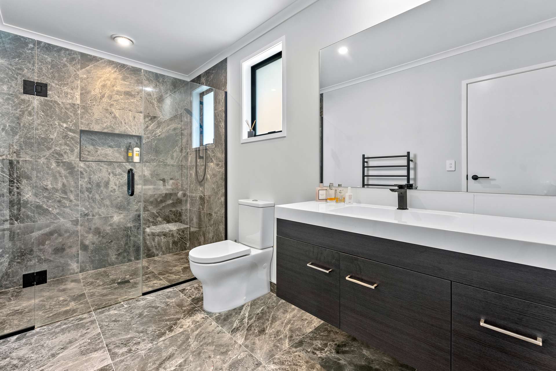5 Kerr Crescent photo 31