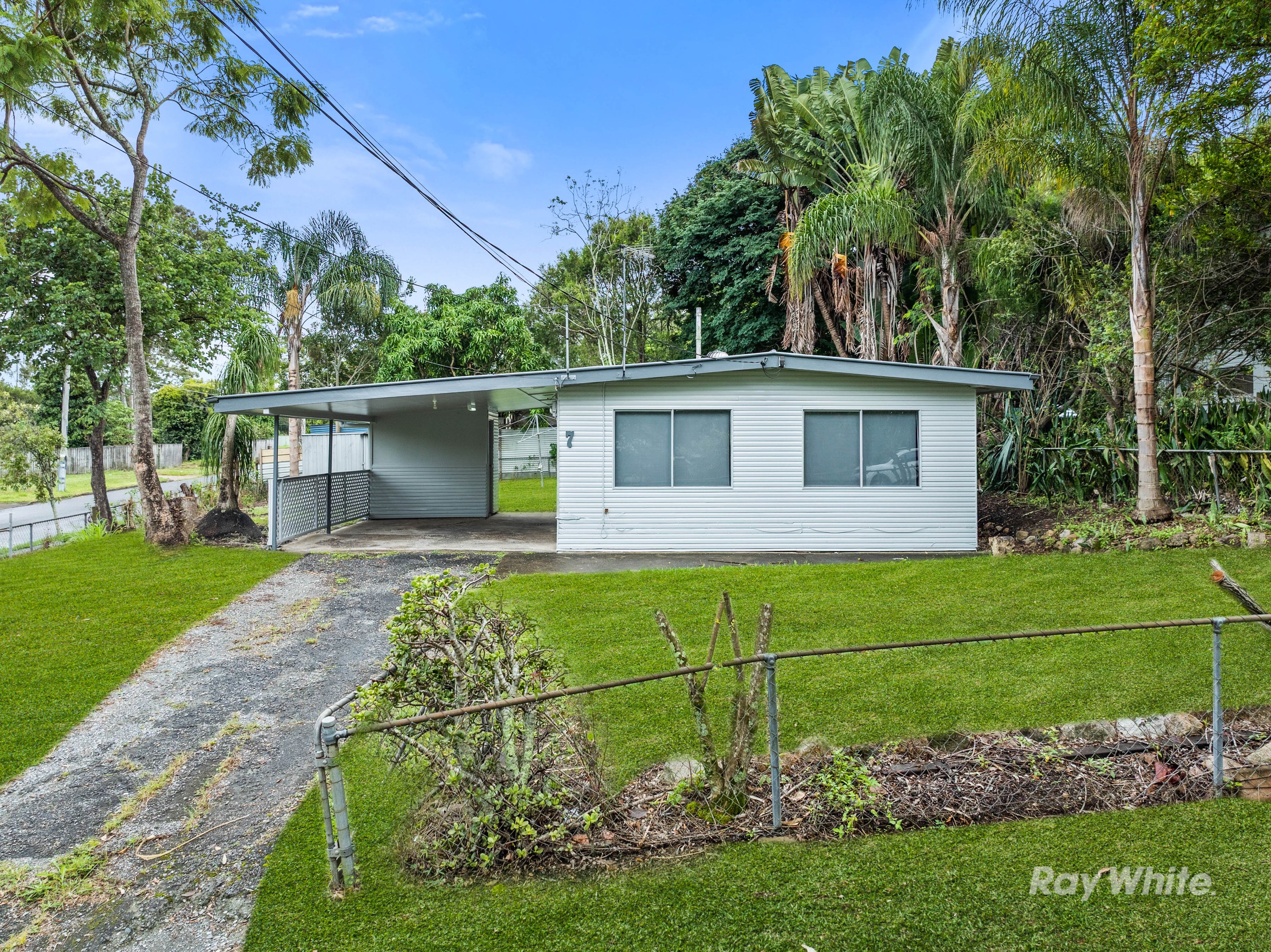 7 Palm Avenue, Kingston, QLD 4114
