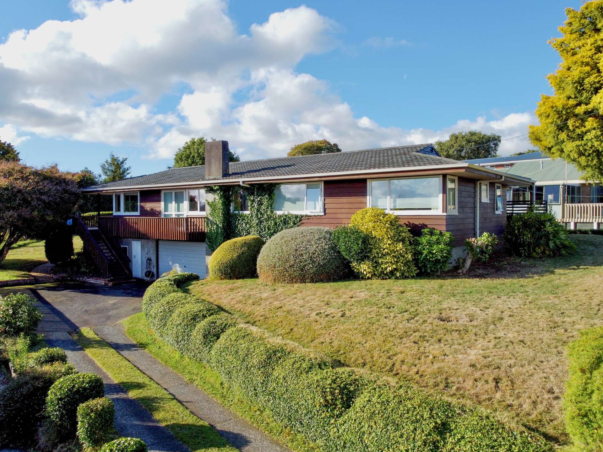 290 Douglas Avenue photo 0