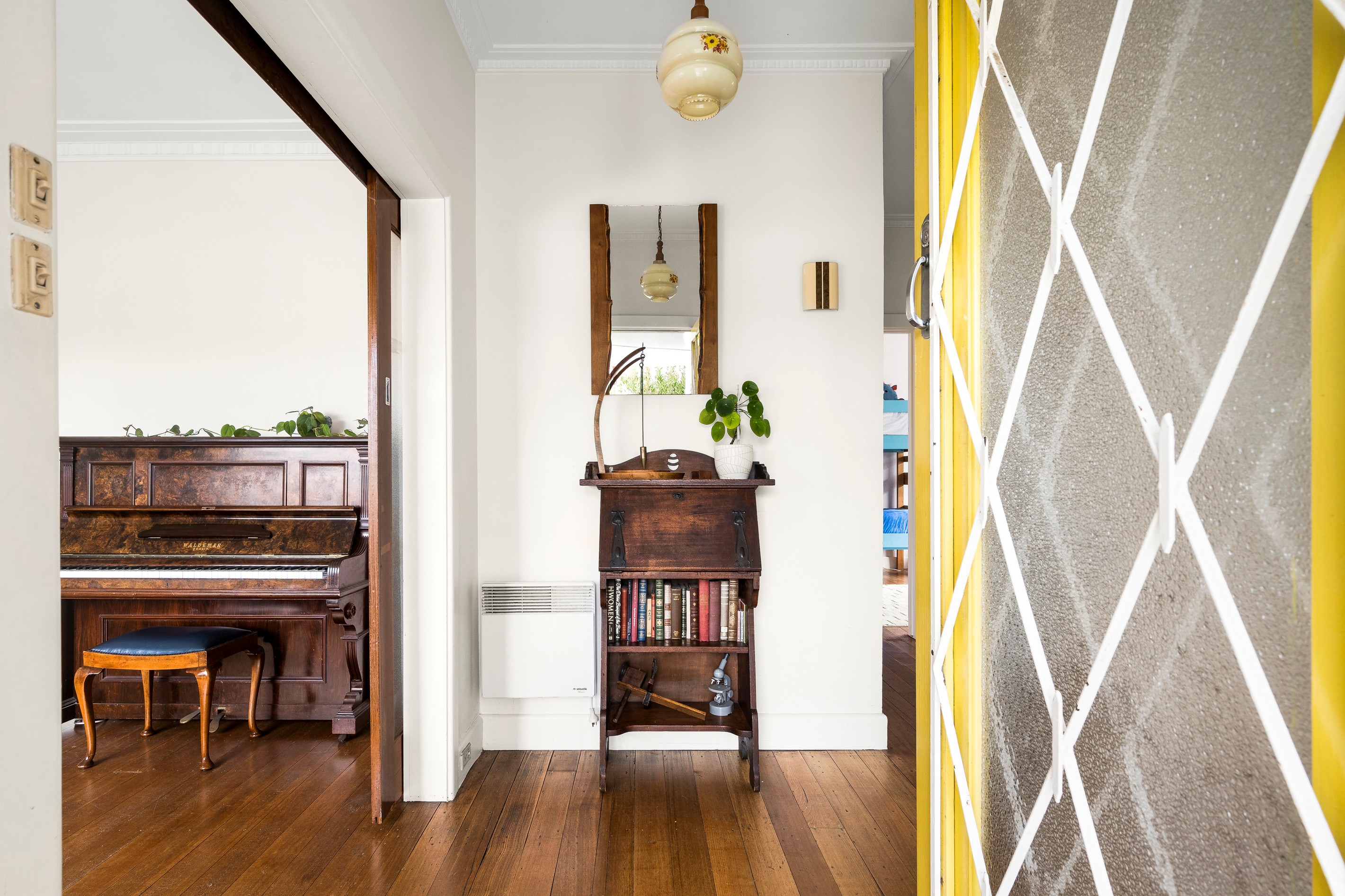 10 Ashkanasy Avenue, Pascoe Vale, VIC 3044