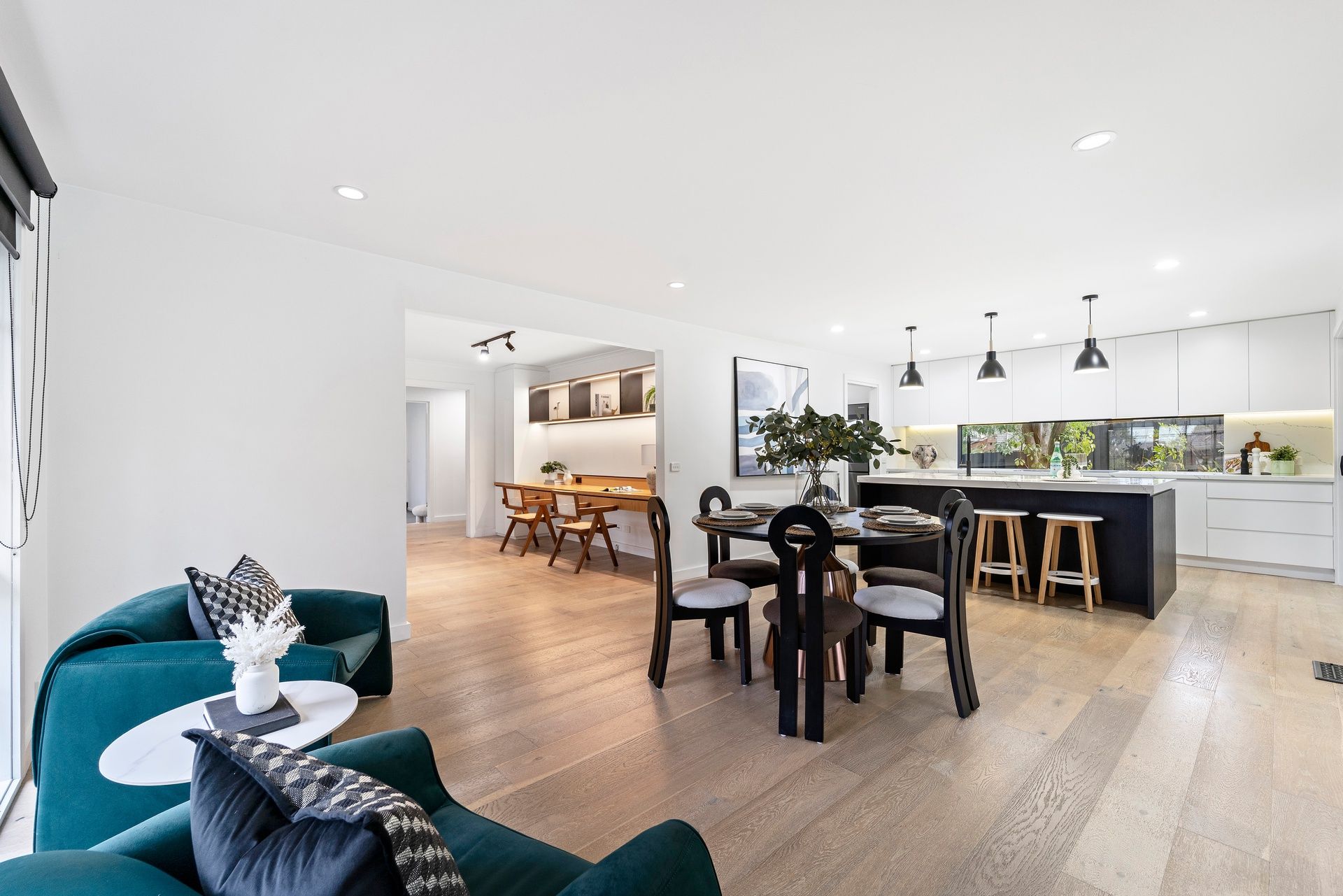 2 Sheldon Place, Wheelers Hill, VIC 3150