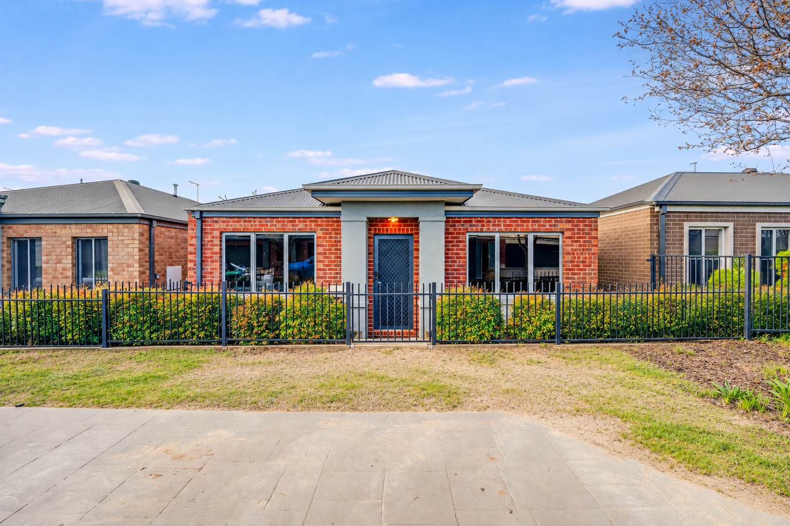 11 Macquarie Road — photo from Ray White Albury Central