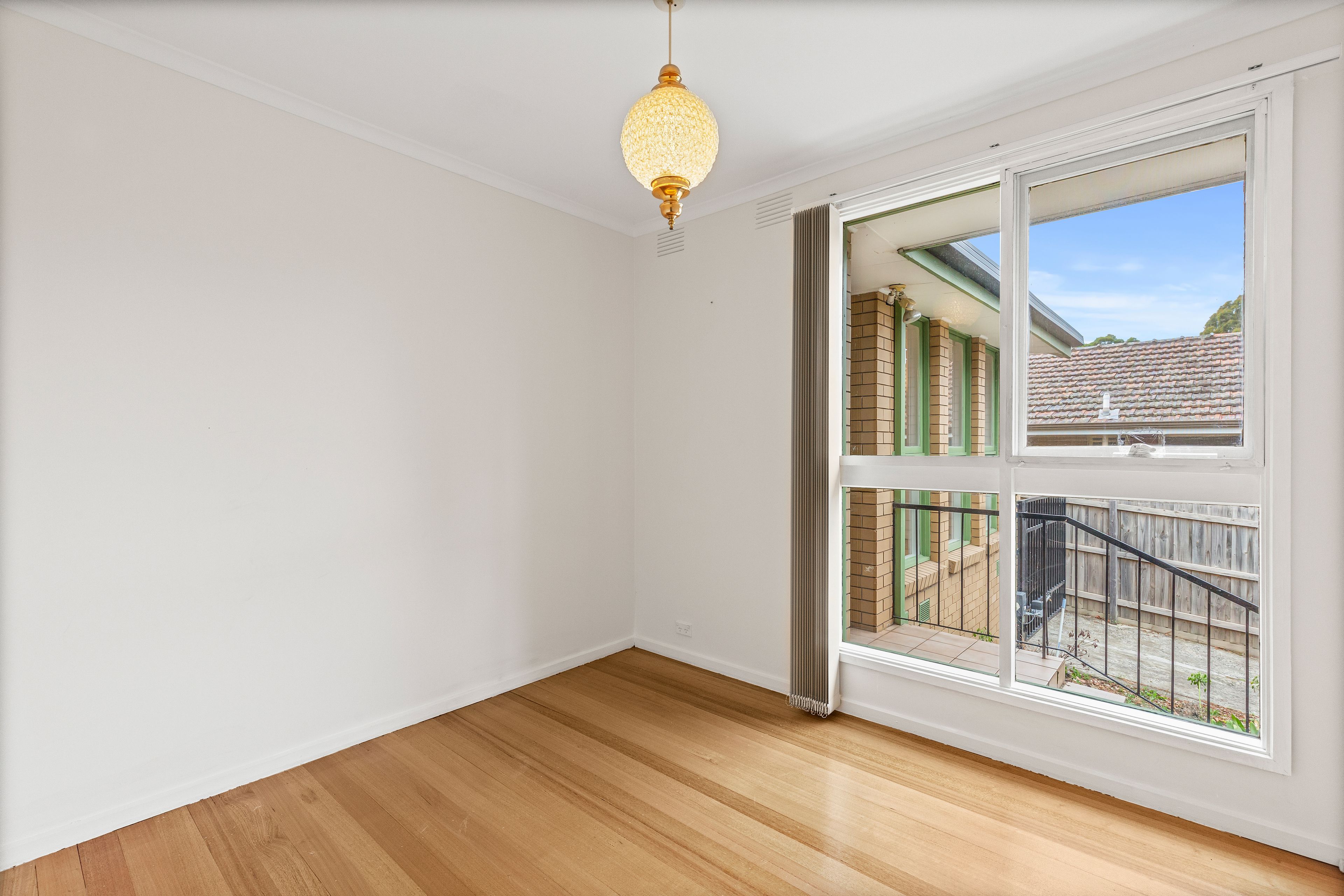 7 Woodleigh Crescent — photo 4 of 12