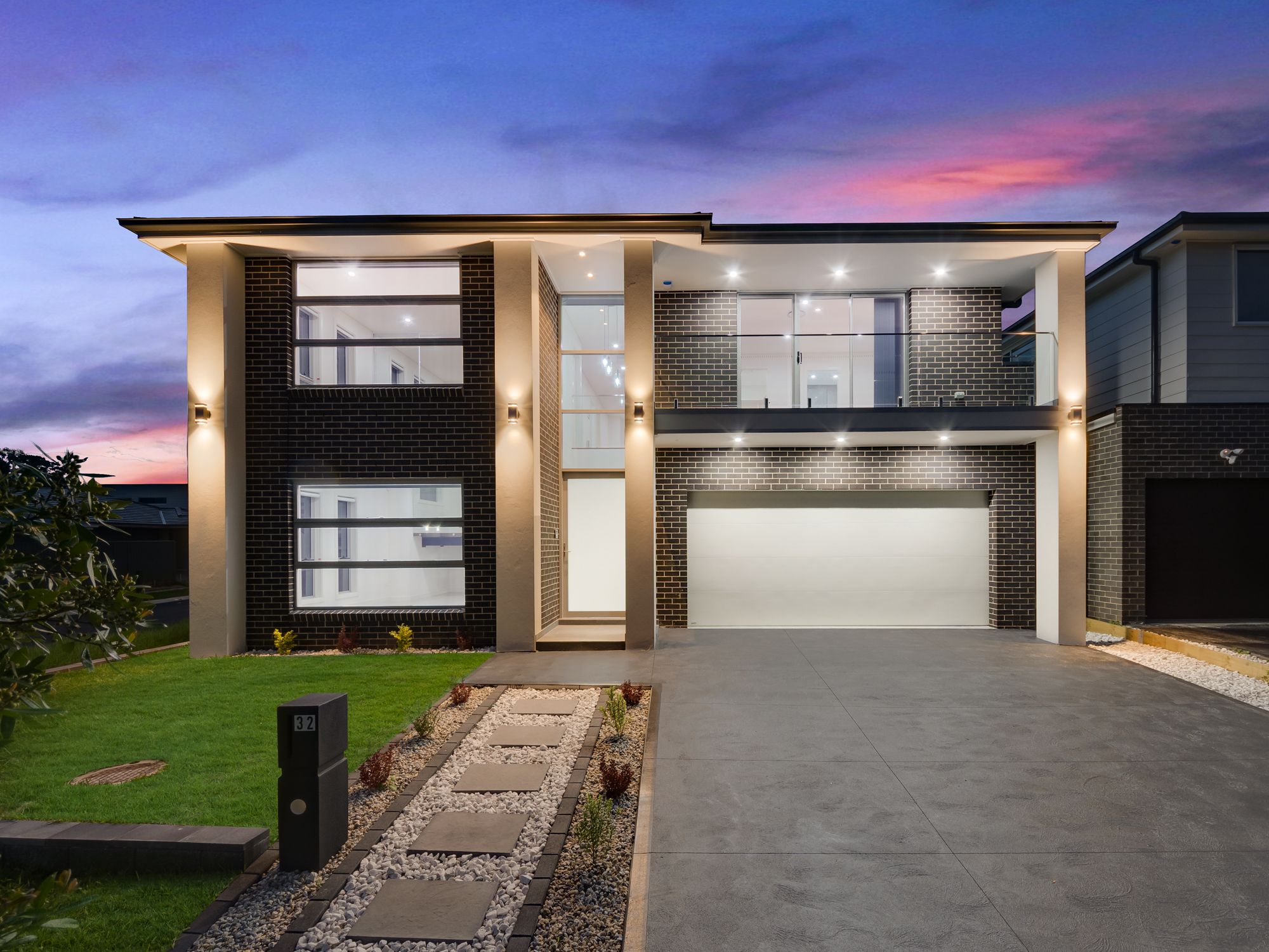 32 Honeymyrtle Avenue, Denham Court NSW 2565