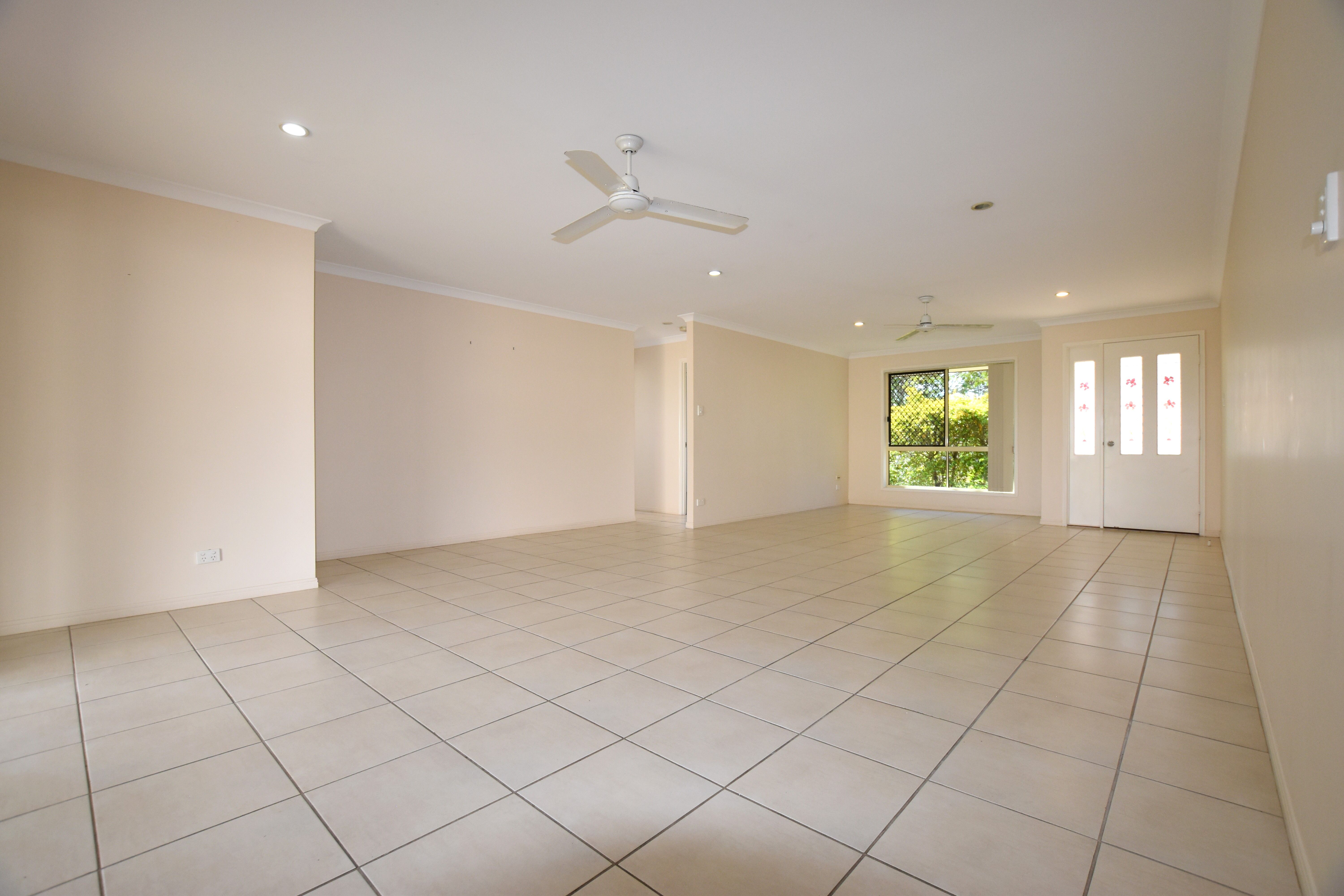 1/40 Cavella Drive, Glen Eden, QLD 4680