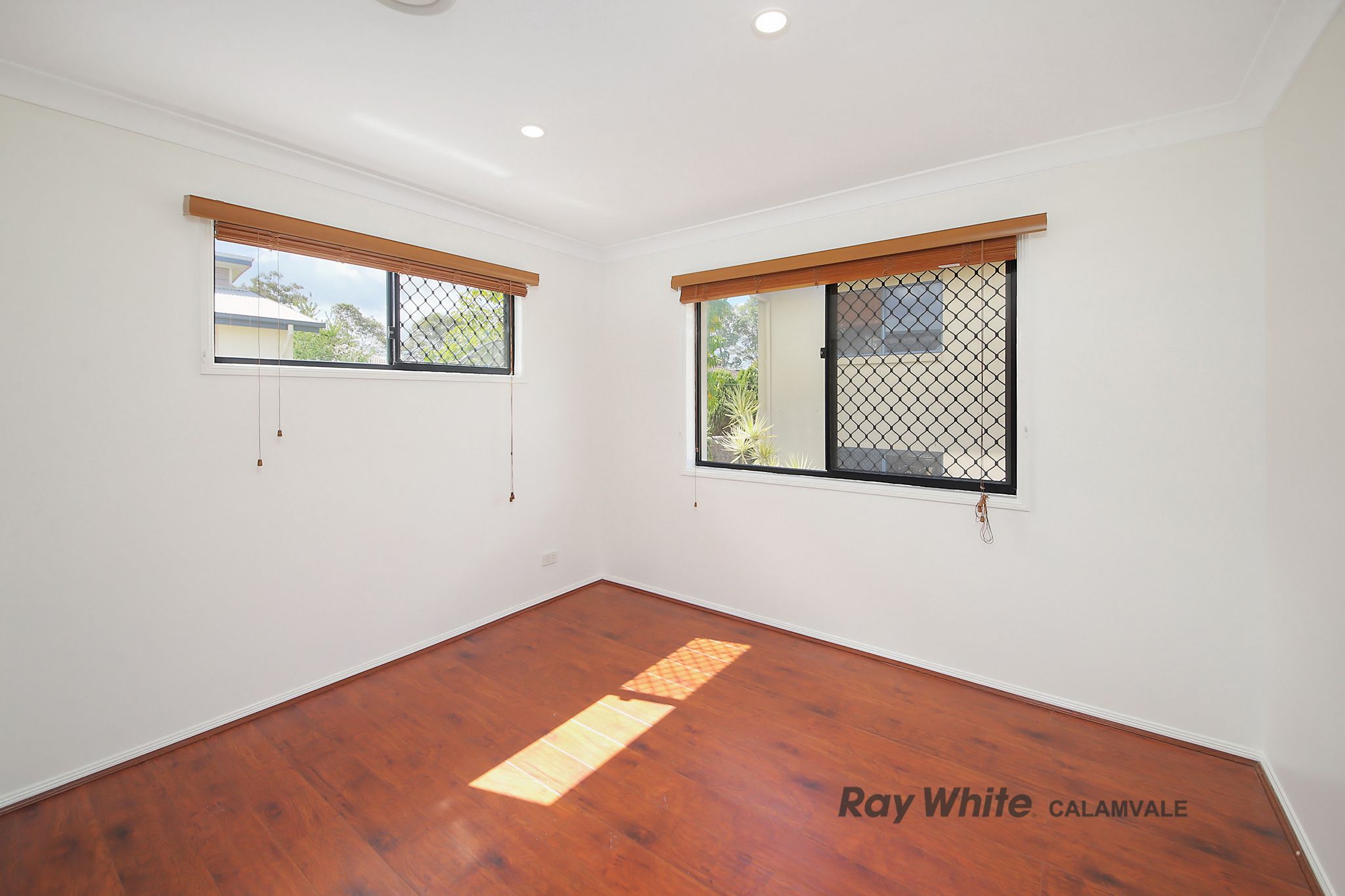 6 Hastings Close — photo 10 of 22