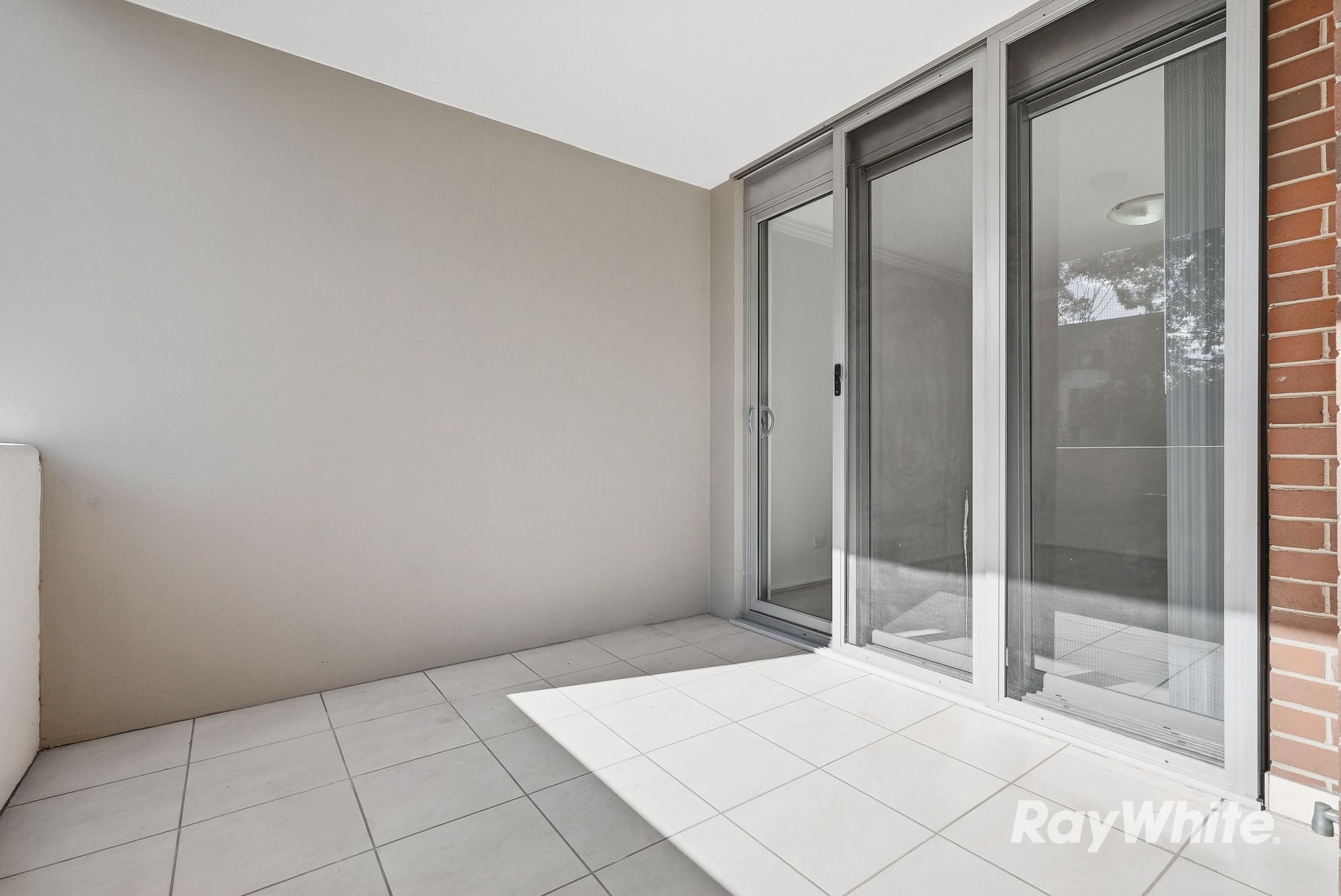 11/4-10 Benedict Court — photo 15 of 20