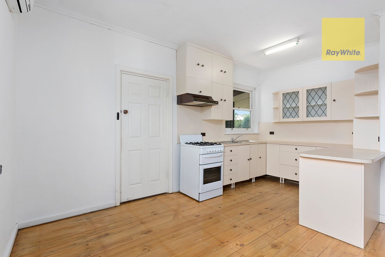 19 Sandison Avenue, Park Holme, SA 5043
