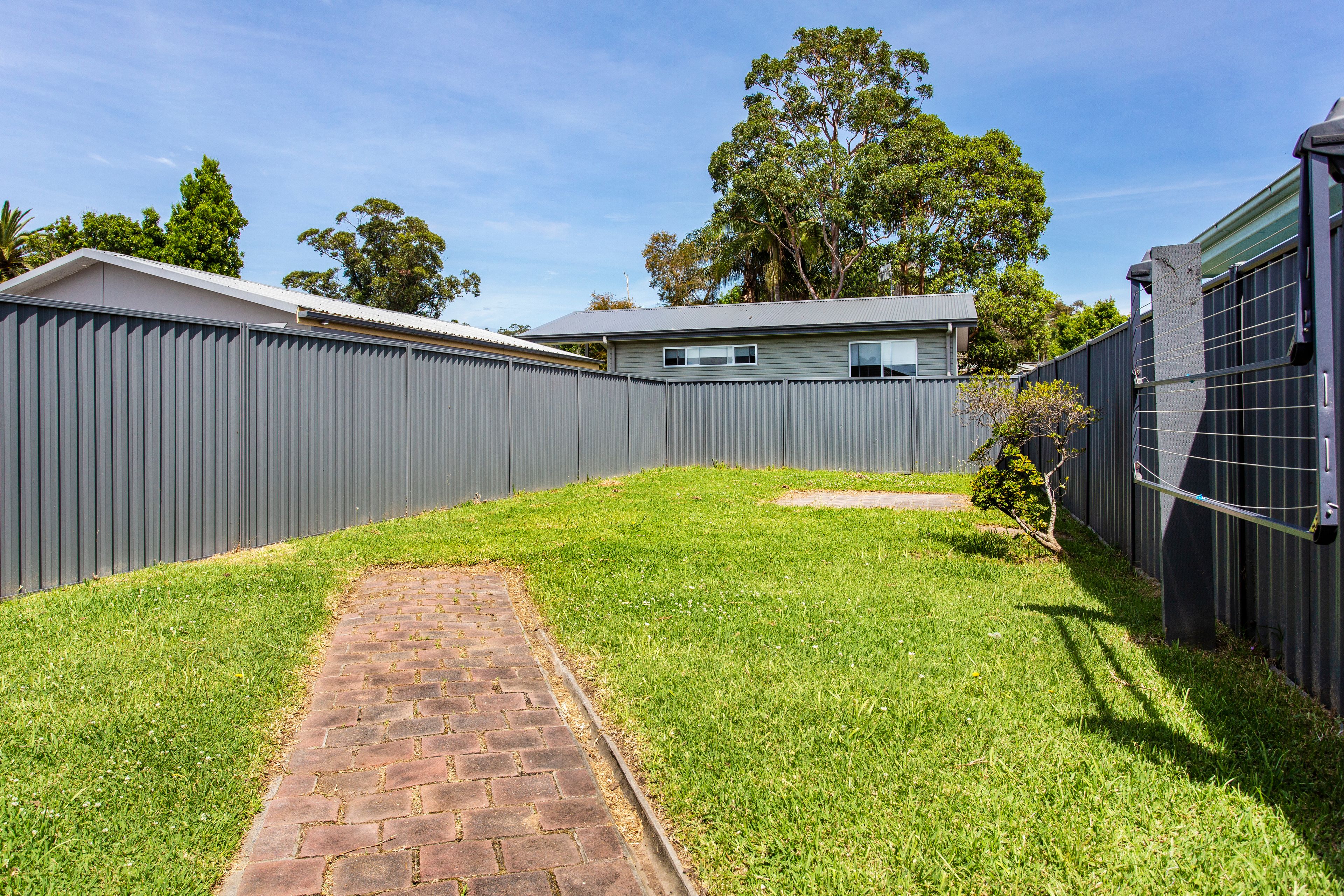 12 Clare Crescent — photo 9 of 9