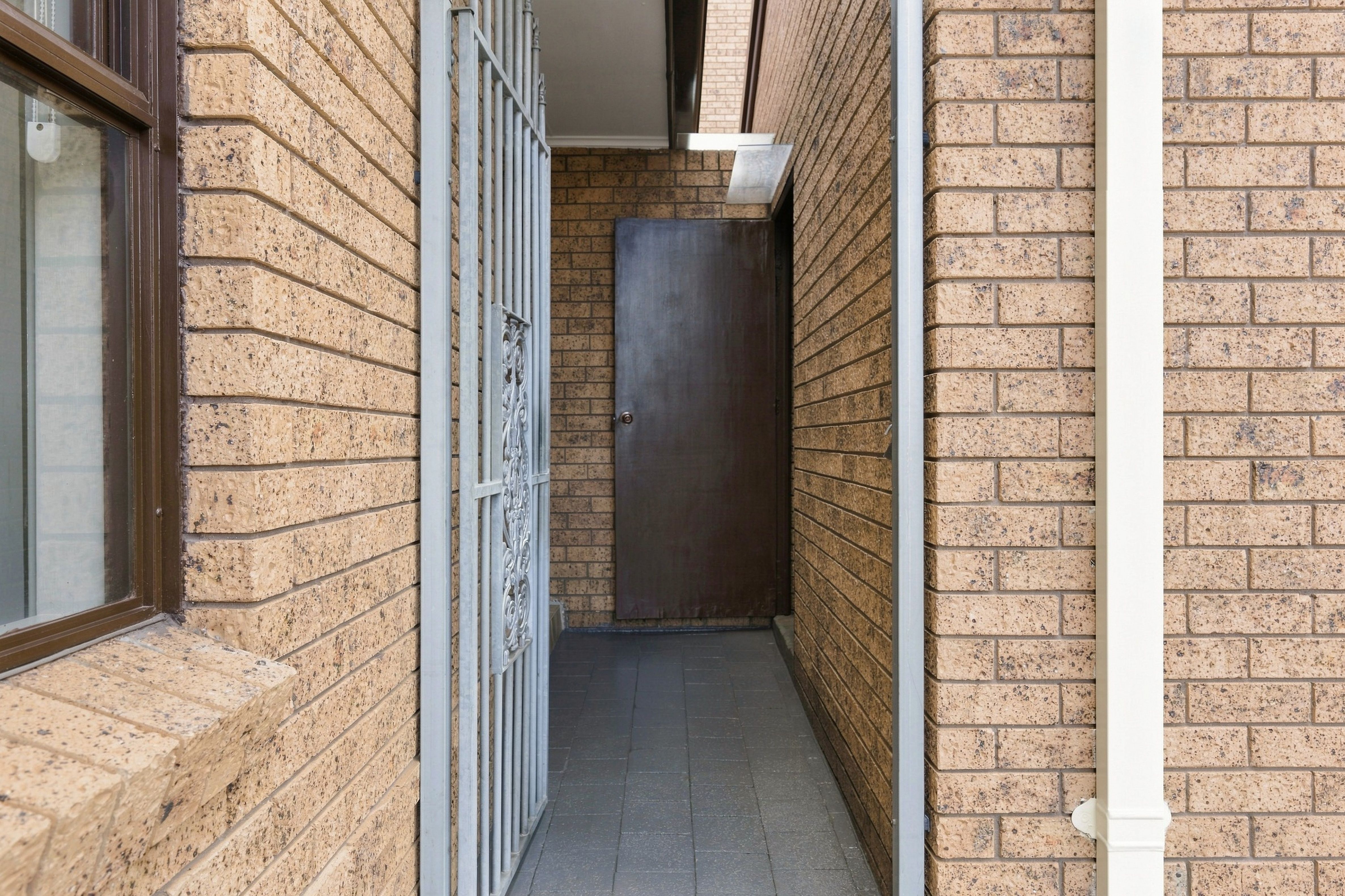 52/34-36 Ainsworth Crescent — photo 11 of 15