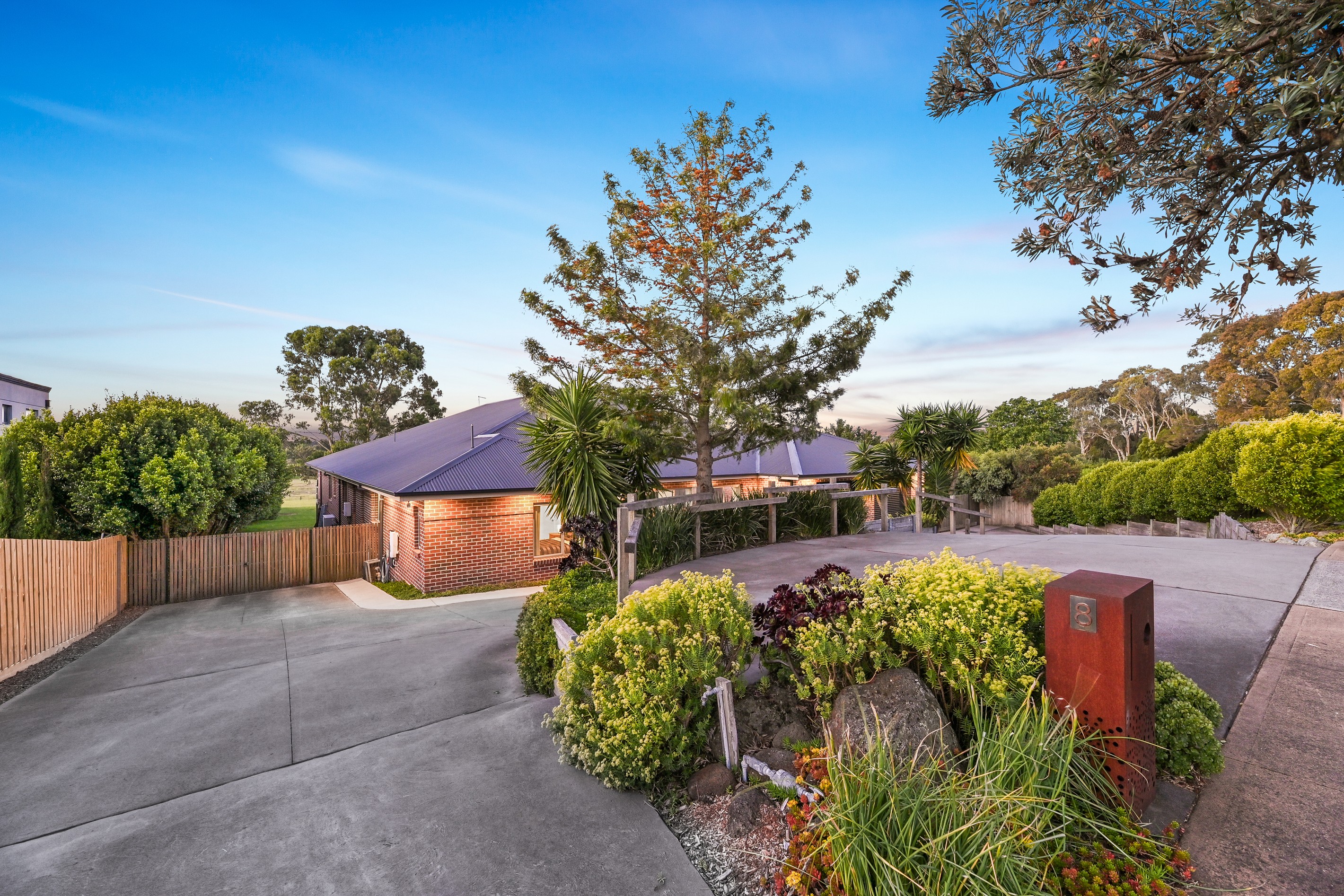 8 College Drive, Narre Warren South, VIC 3805