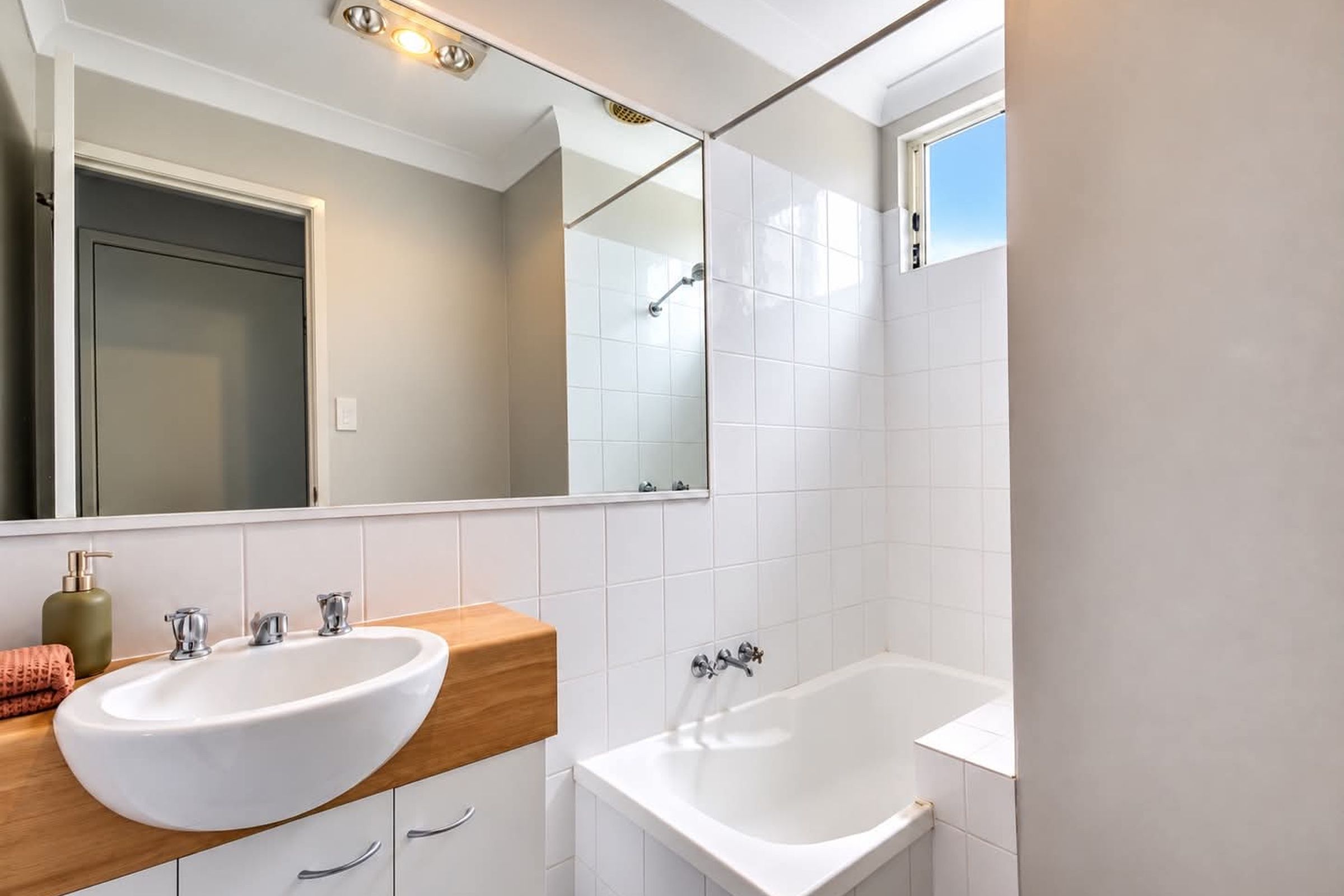 61/36 Albert Street — photo 14 of 17