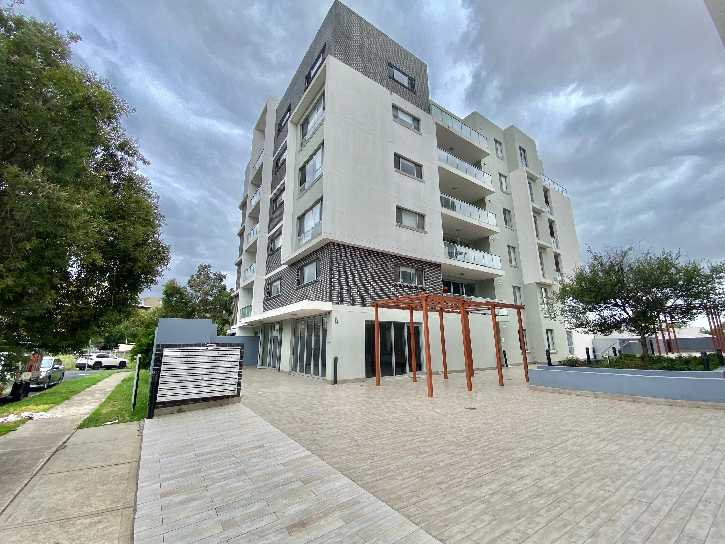 23/12-20 Tyler Street, Campbelltown, NSW 2560