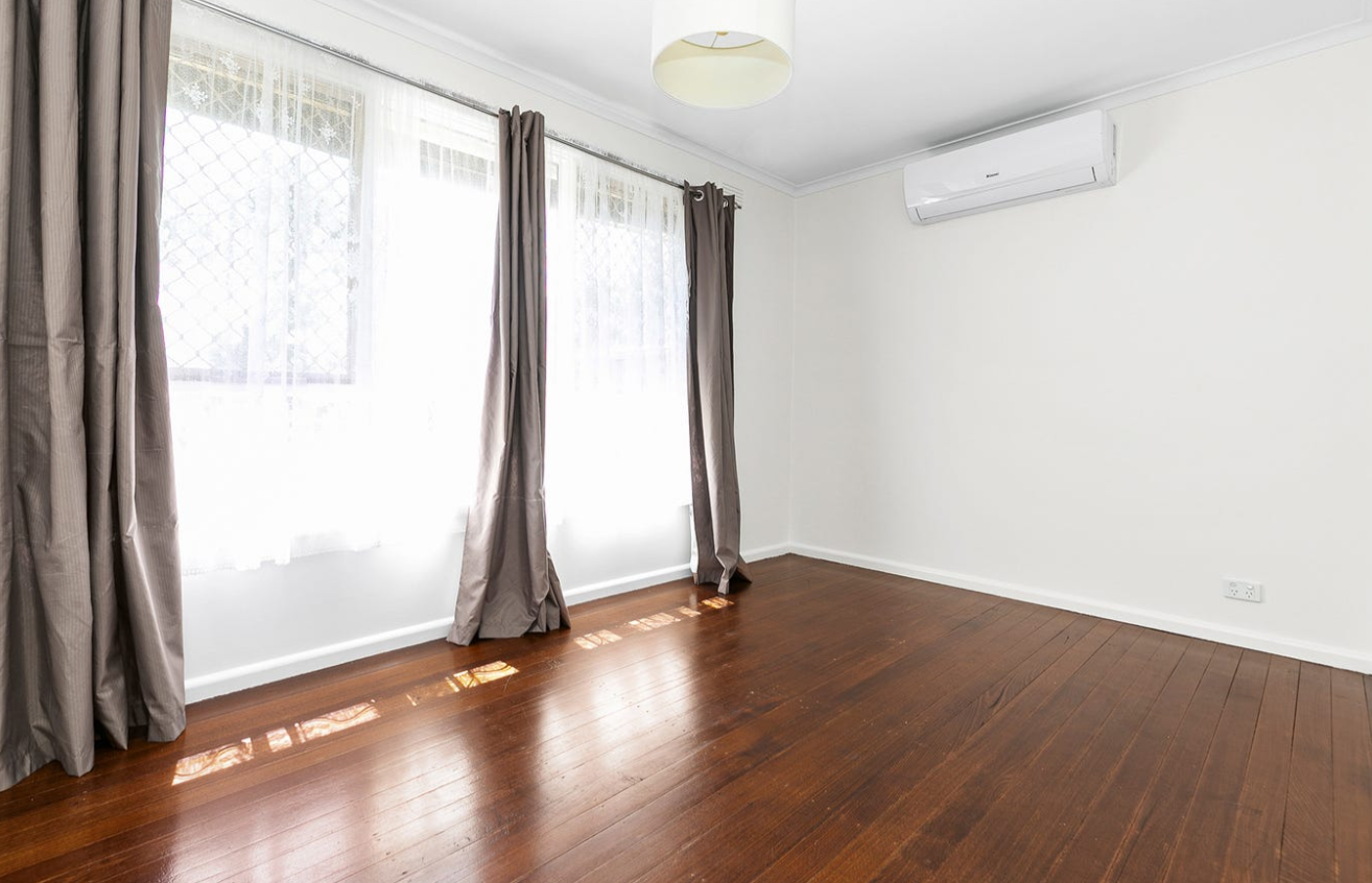 32 Johnson Drive — photo 4 of 6