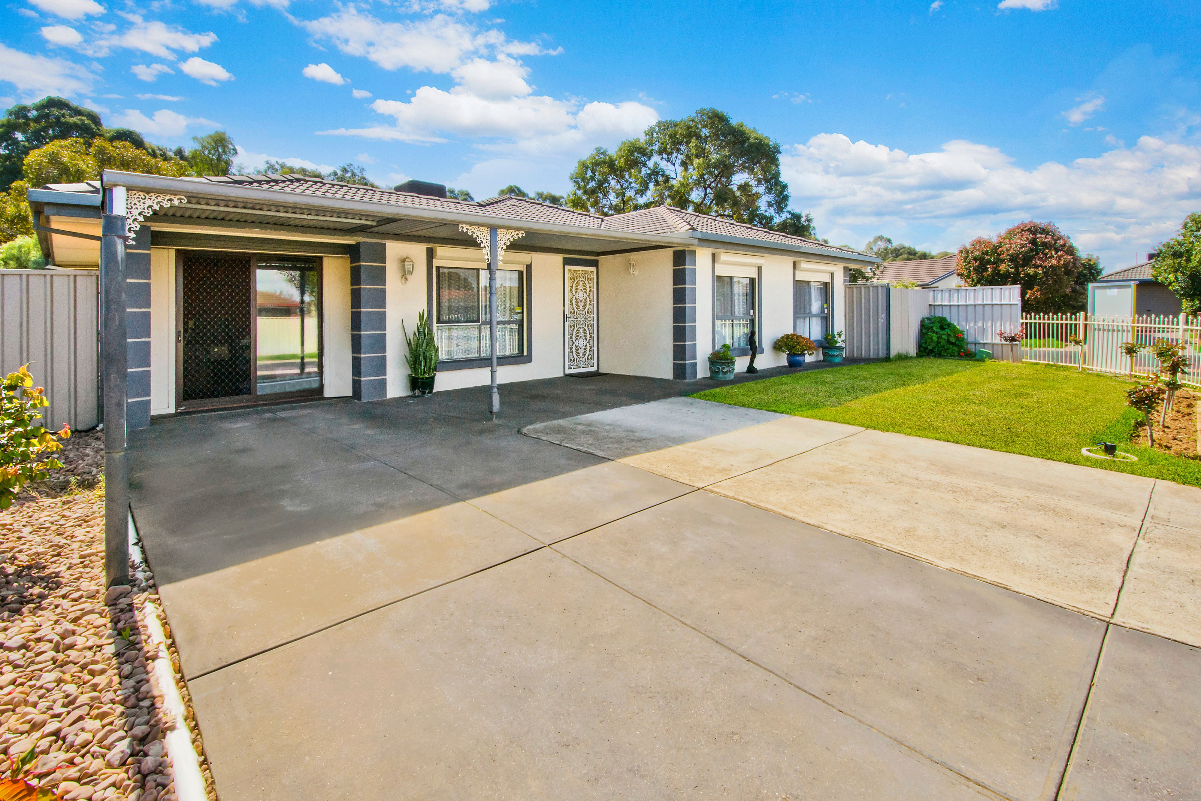 11 Hodges Court, Parafield Gardens, SA 5107