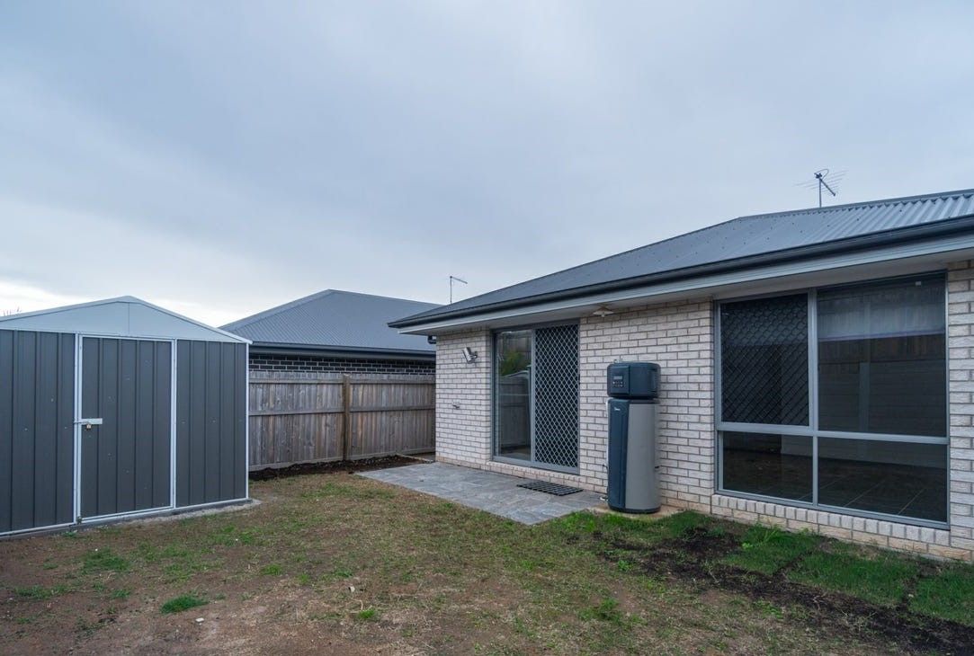 10 Mount Greville Way, Park Ridge, QLD 4125