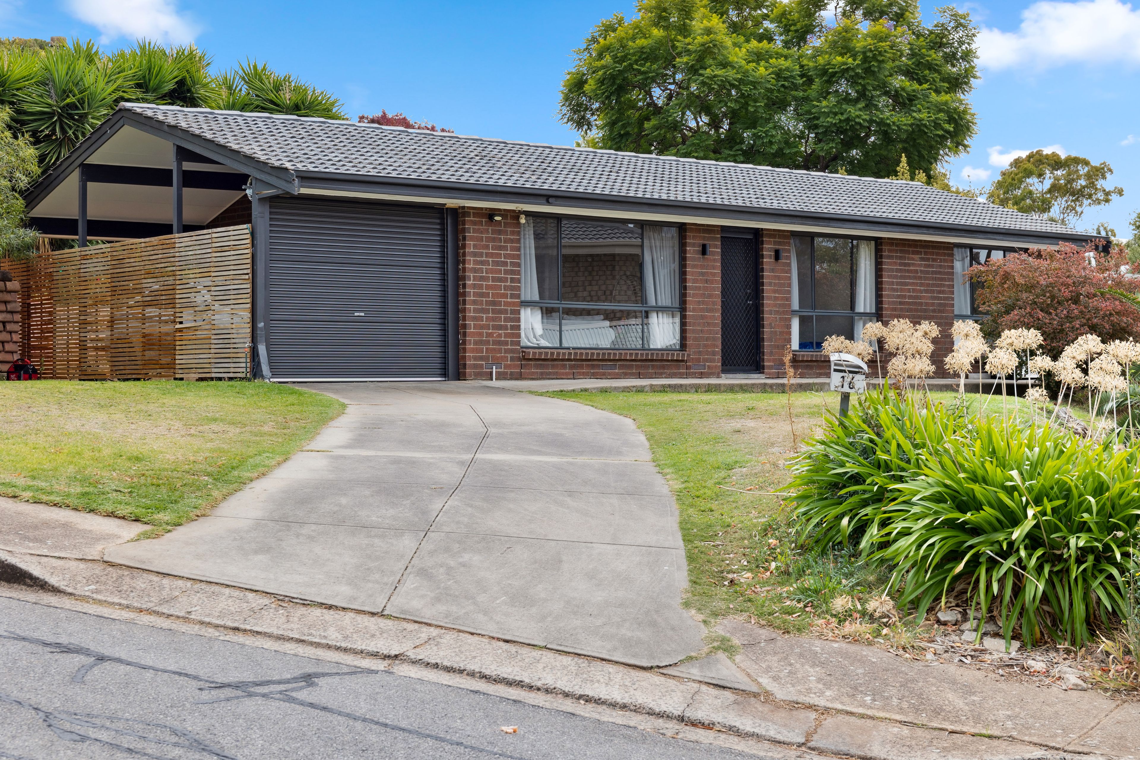 16 Ella Crescent, O'Halloran Hill, SA 5158