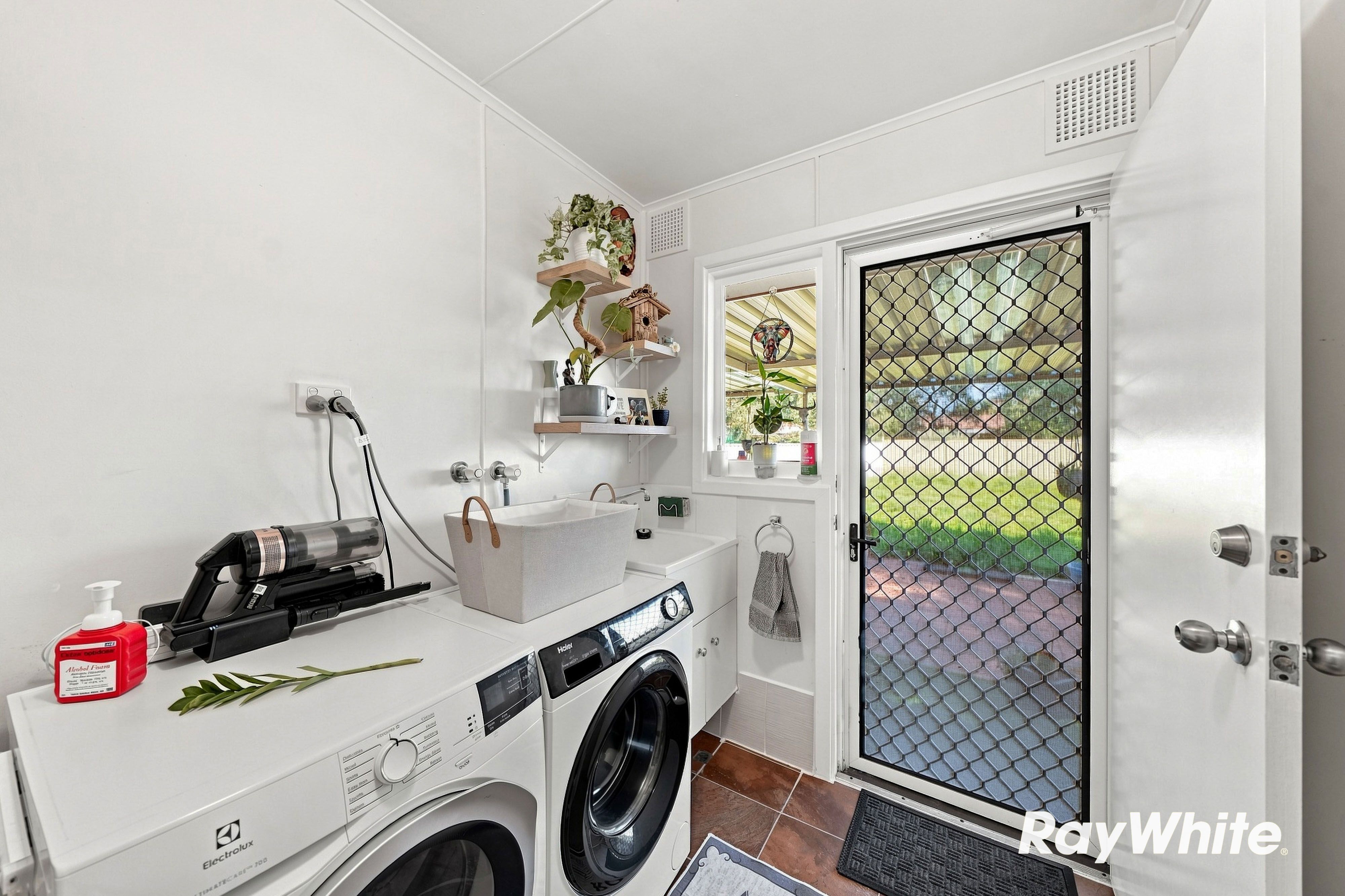6/43 Golders Way — photo 16 of 25