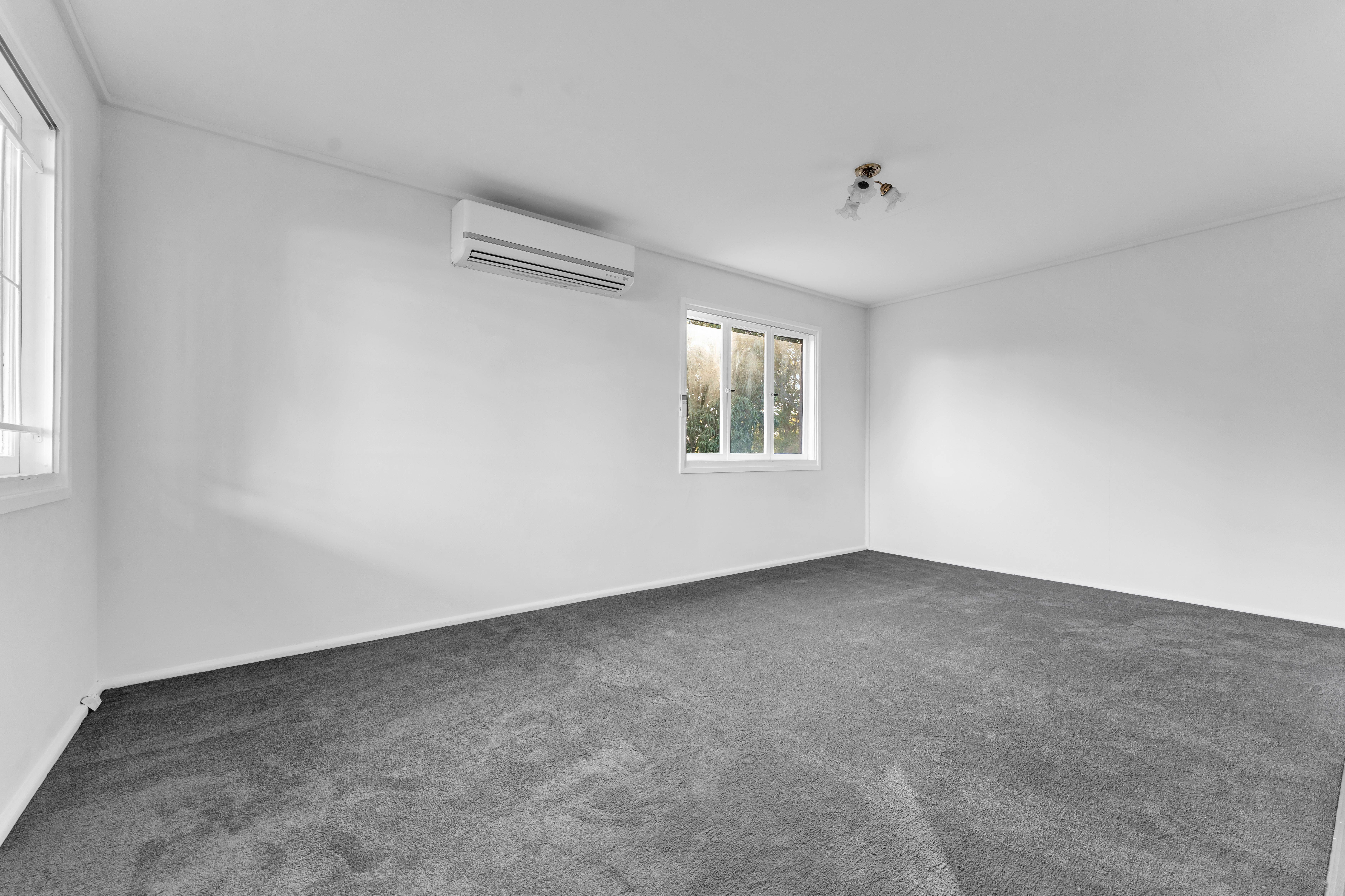 18 Janice Street — photo 6 of 17