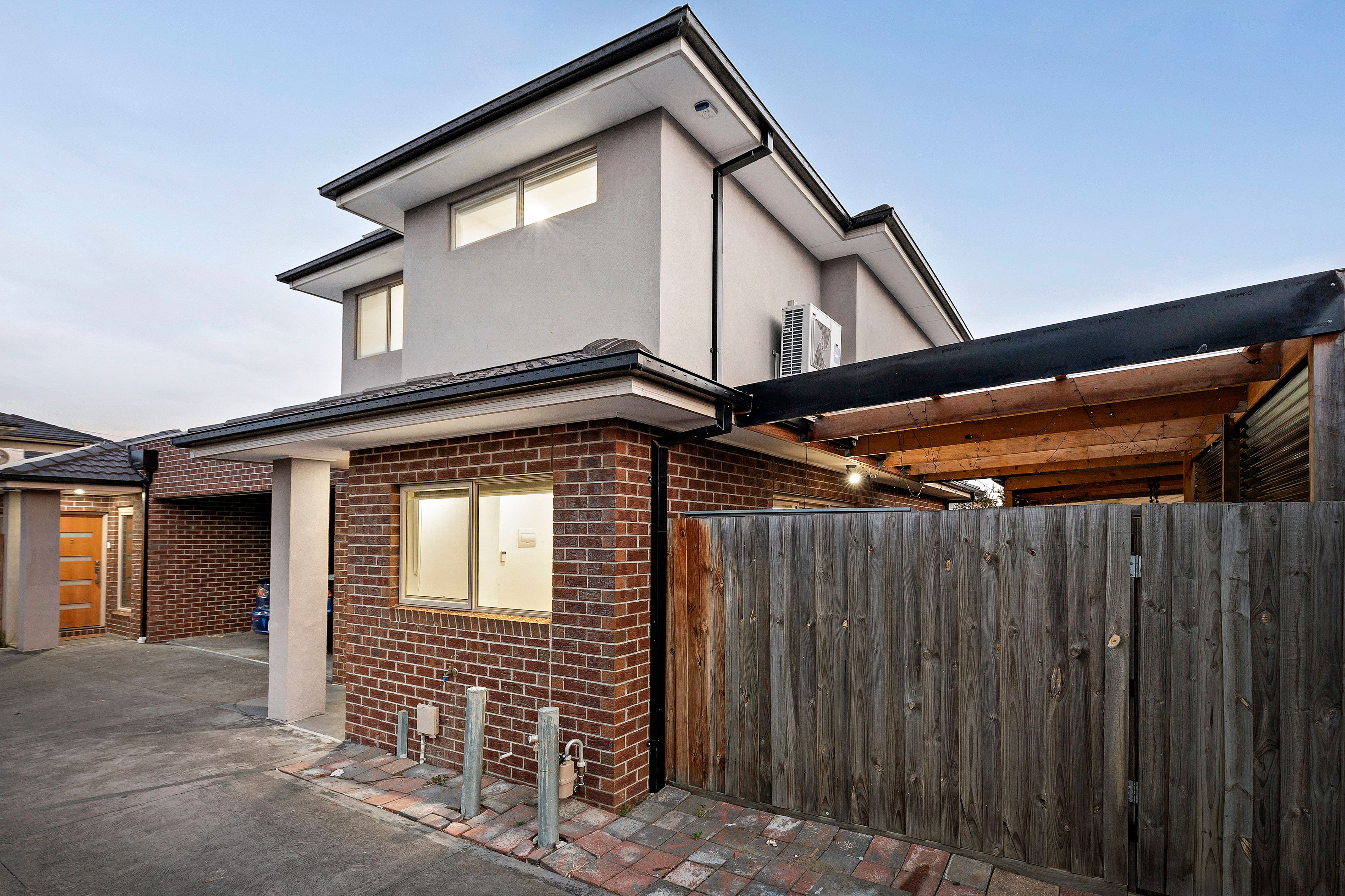 2/62 Hubert Avenue, Glenroy, VIC 3046