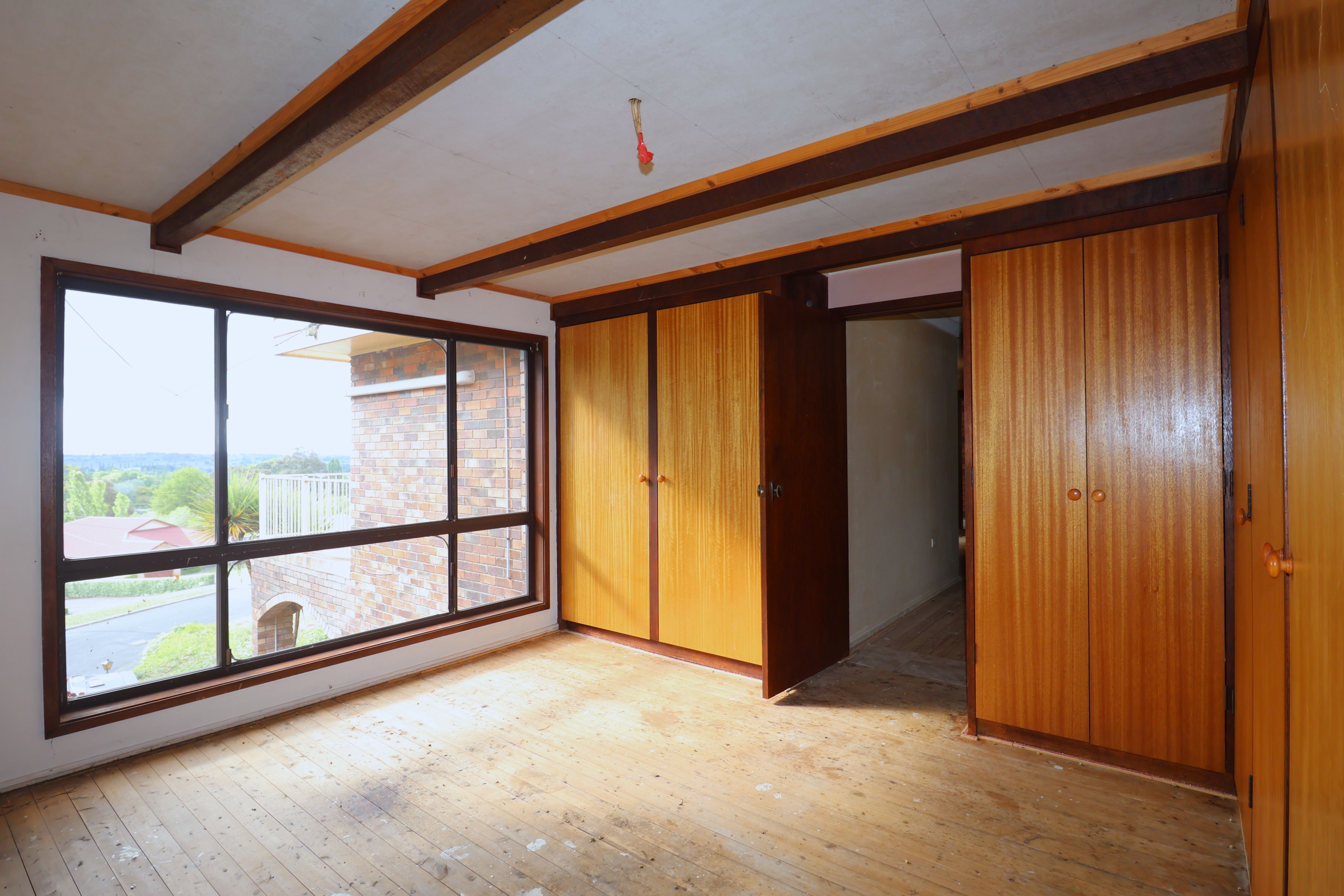 23 Bates Avenue — photo 12 of 16