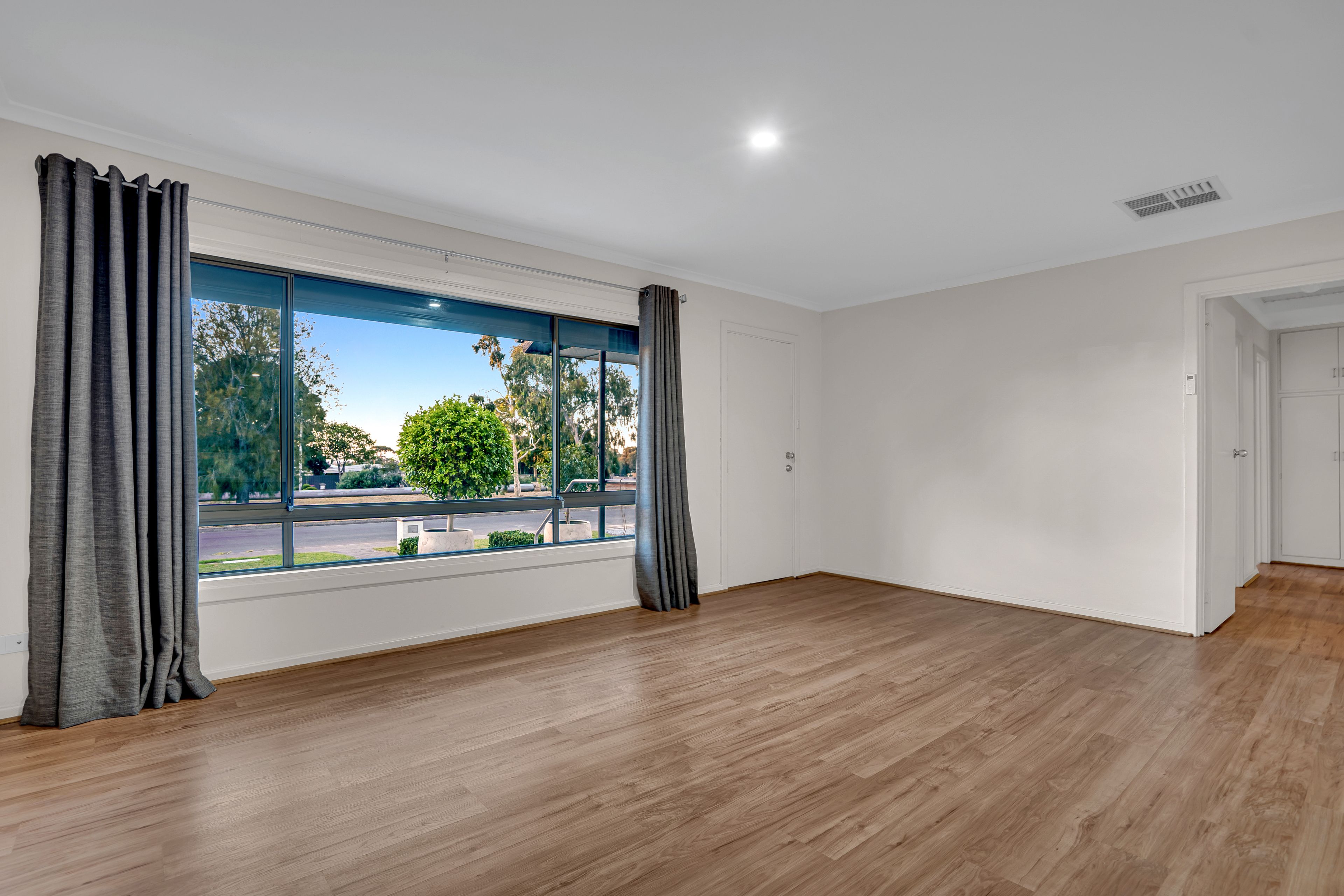 34 Warminster Road — photo 4 of 21