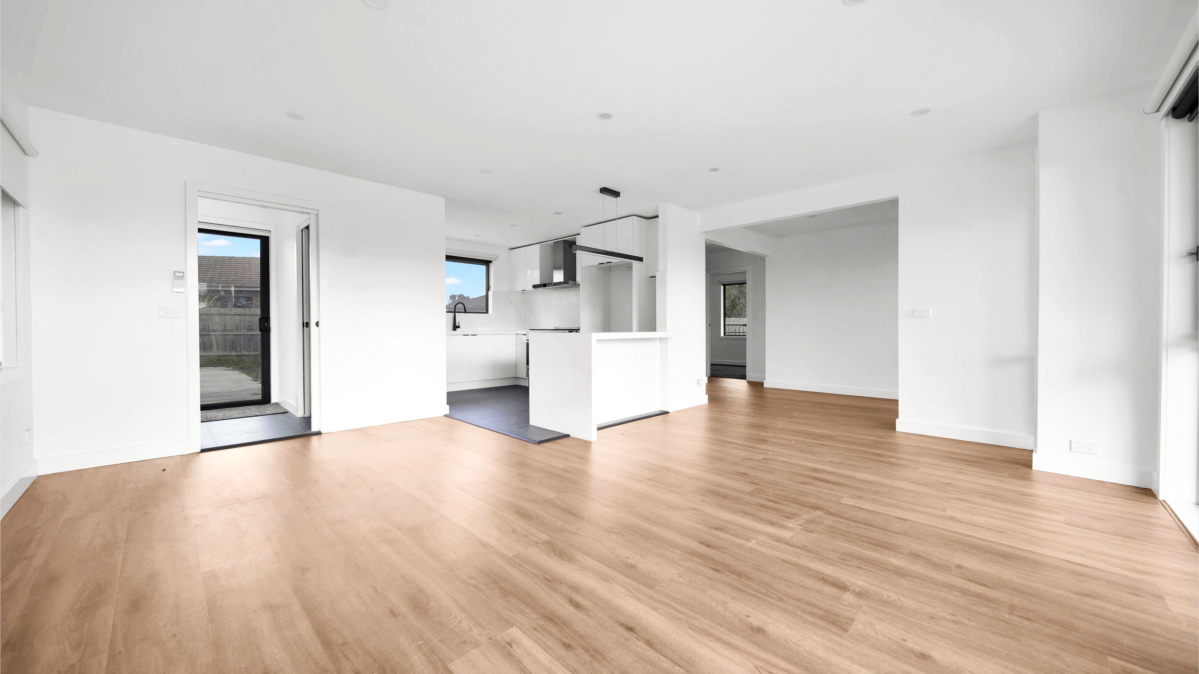 14 Reumah Court — photo 6 of 12