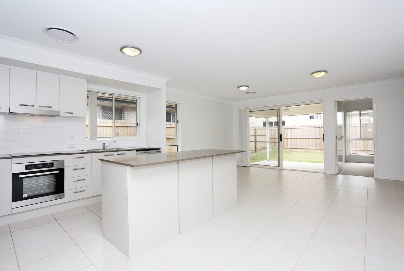 74 Mapleton Drive, North Lakes, QLD 4509