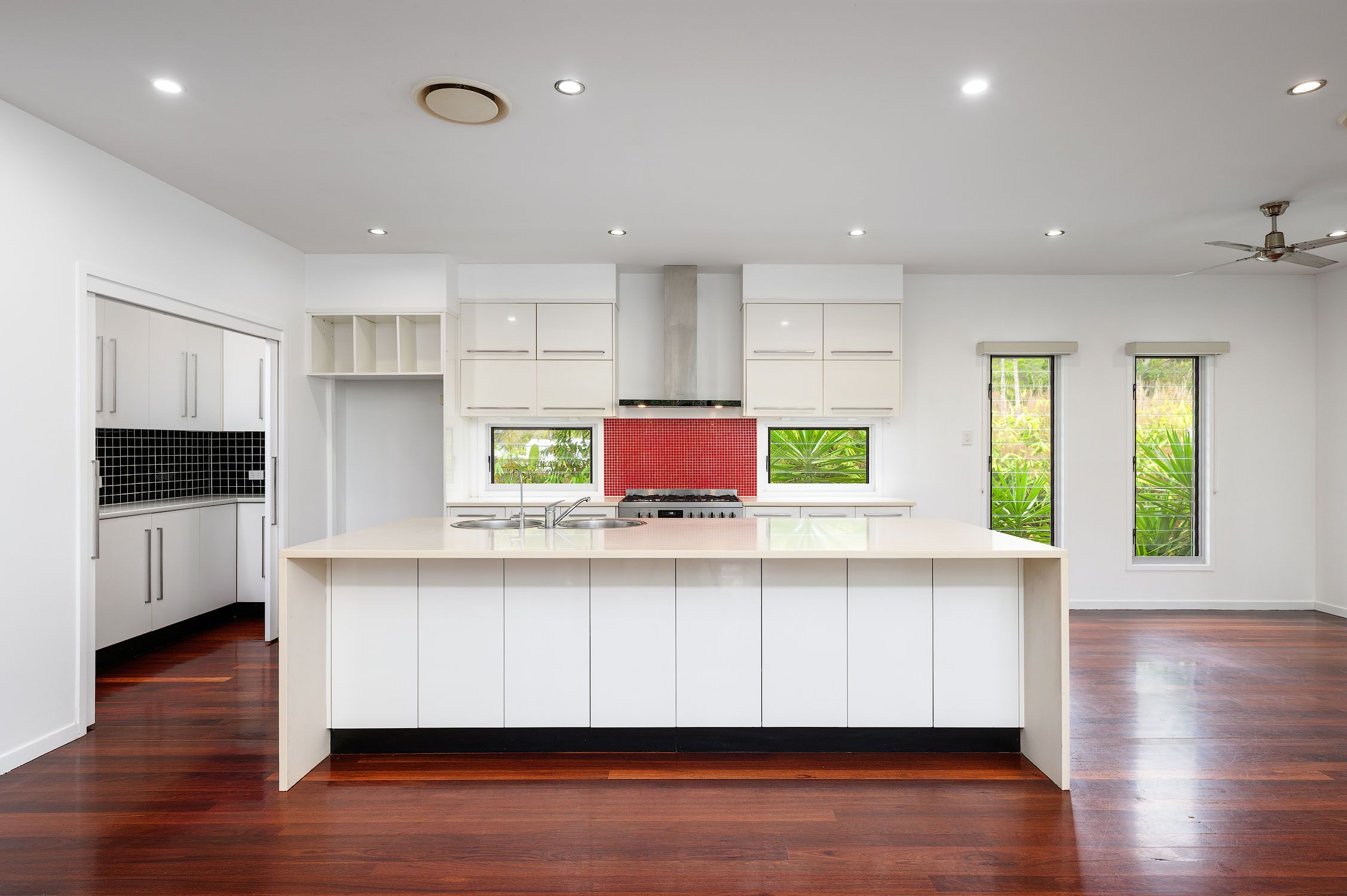 16 Osborne Court — photo 8 of 29