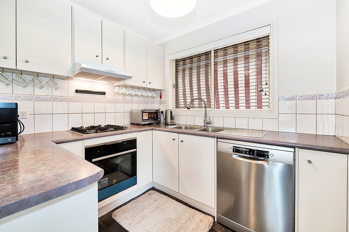 6 Gatwick Court, Cranbourne East, VIC 3977