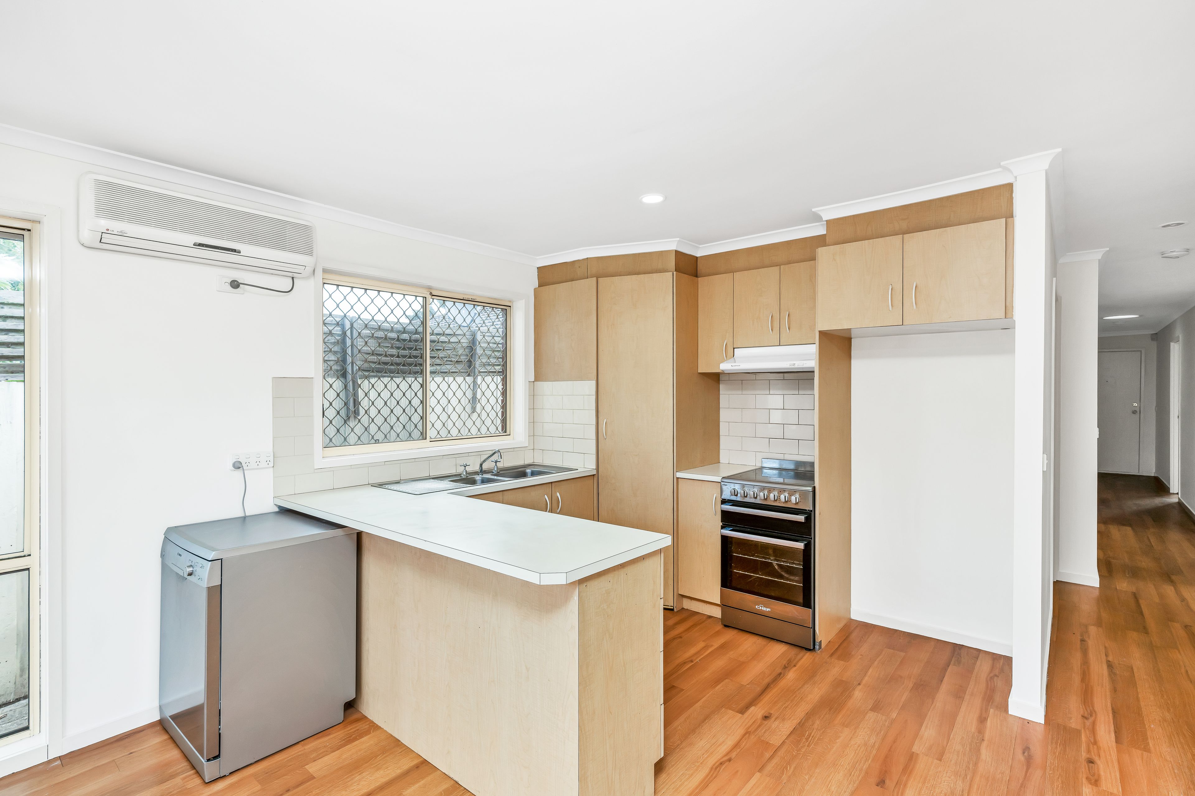 10 Seacombe Place, Cranbourne, VIC 3977