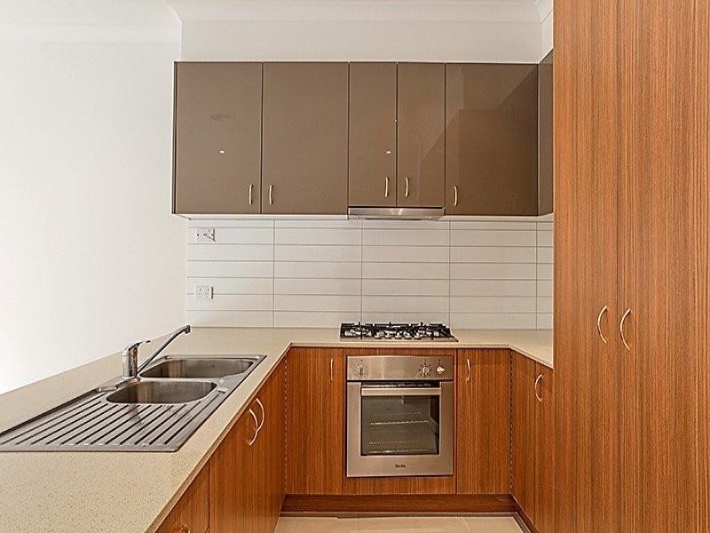 2/20 Garnet Street, Essendon West, VIC 3040