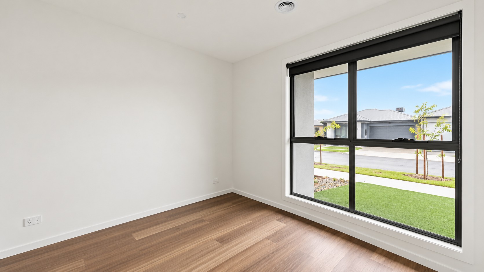 16 Sparrowhawk Crescent, DEANSIDE, VIC 3336