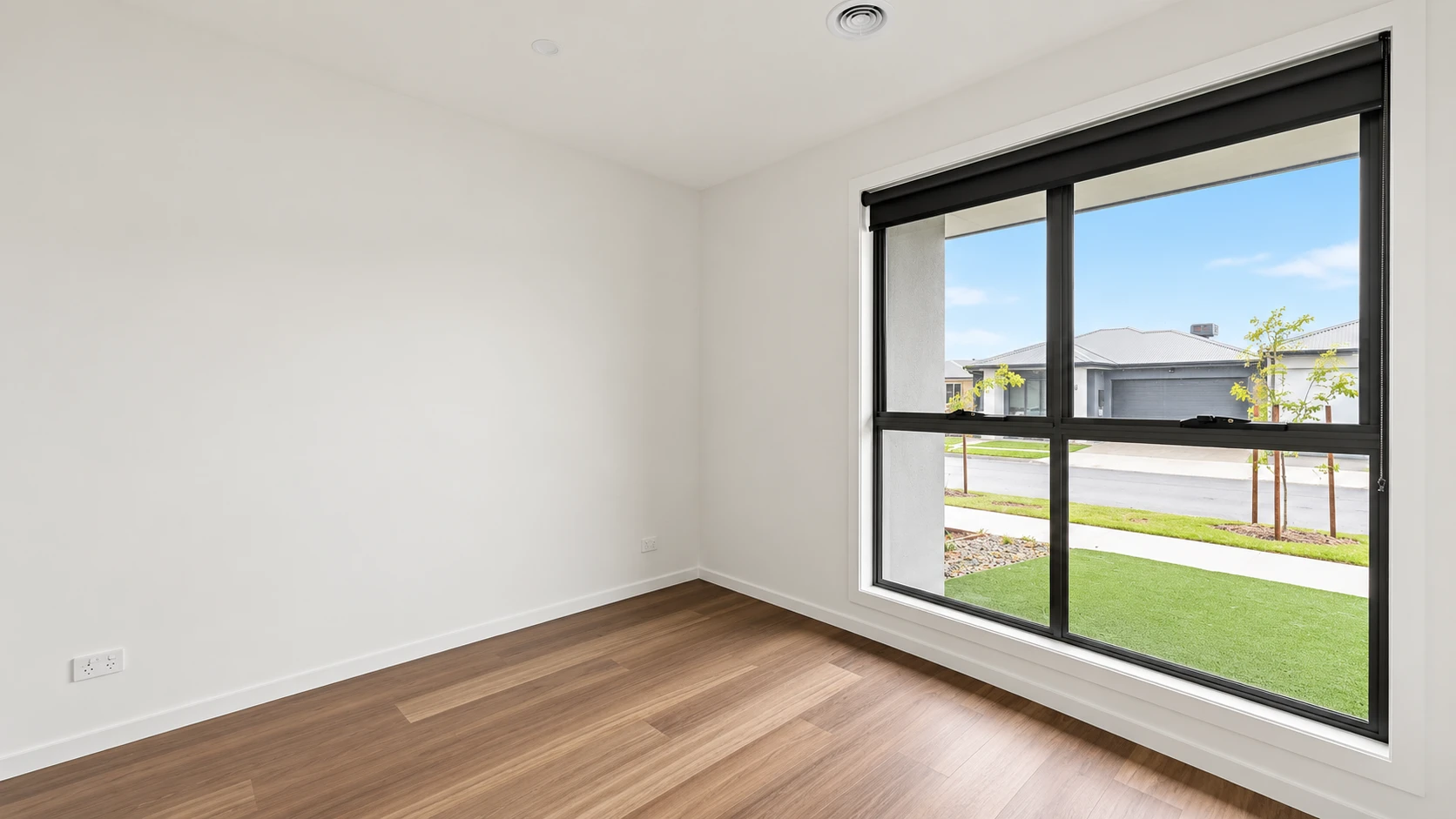 16 Sparrowhawk Crescent, DEANSIDE, VIC 3336