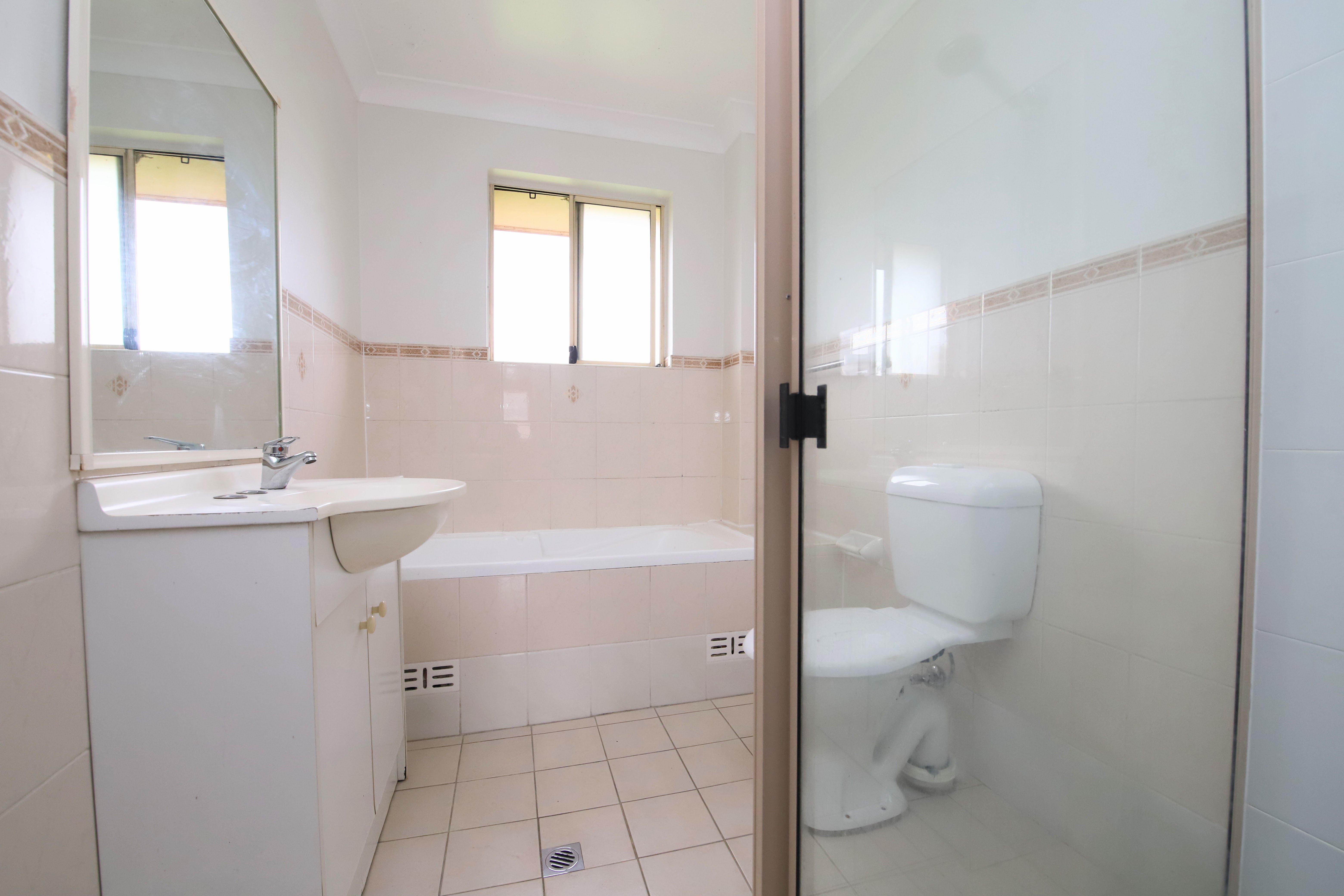 21/142-144 Meredith Street — photo 7 of 9