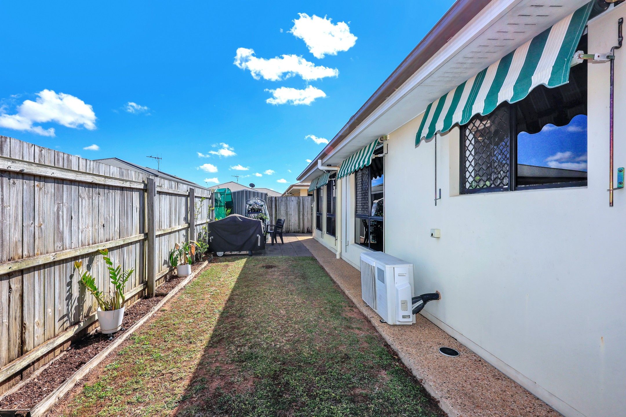 1/4A Hillvue Crescent — photo 24 of 28