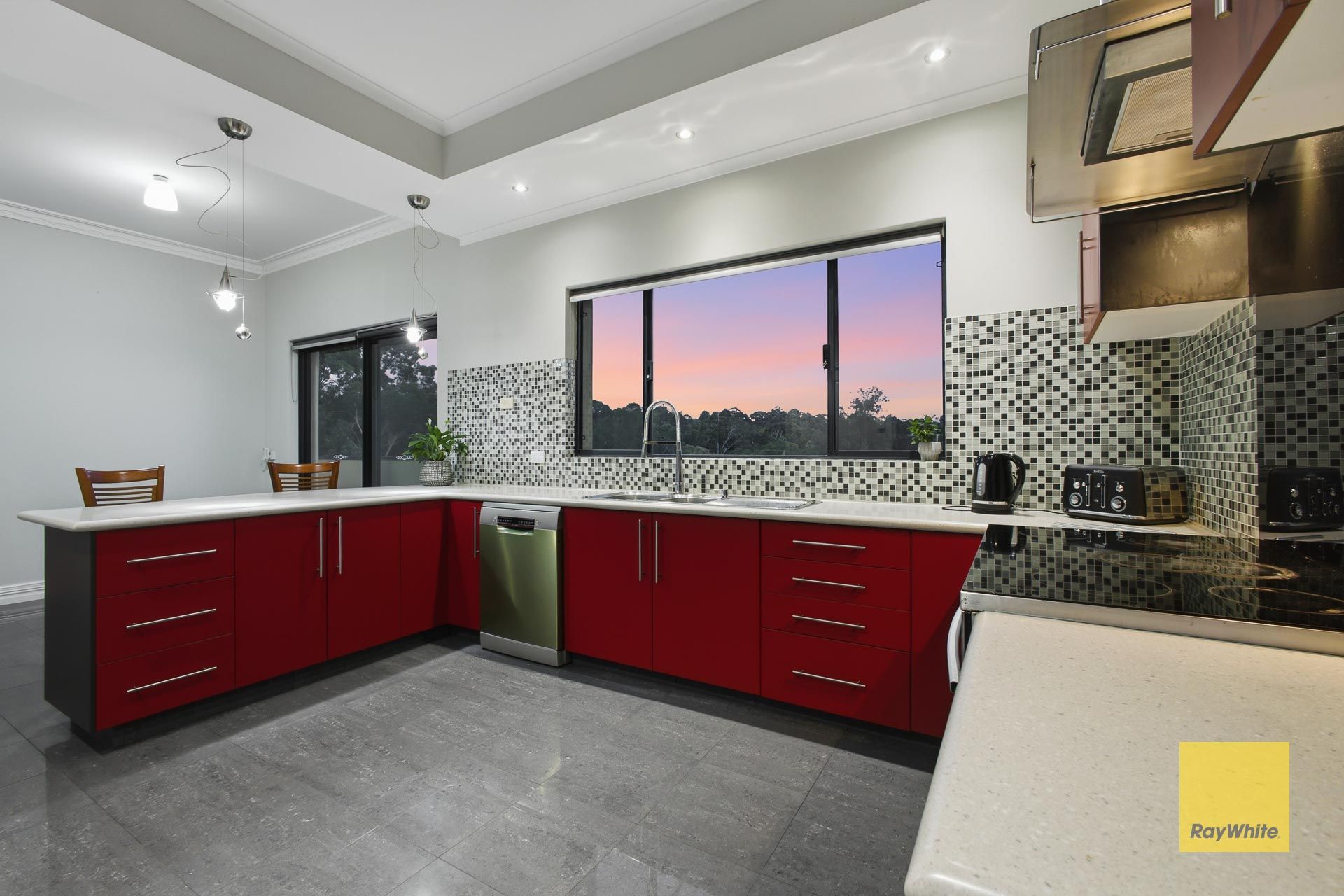 13 Cabarita Road — photo 9 of 30