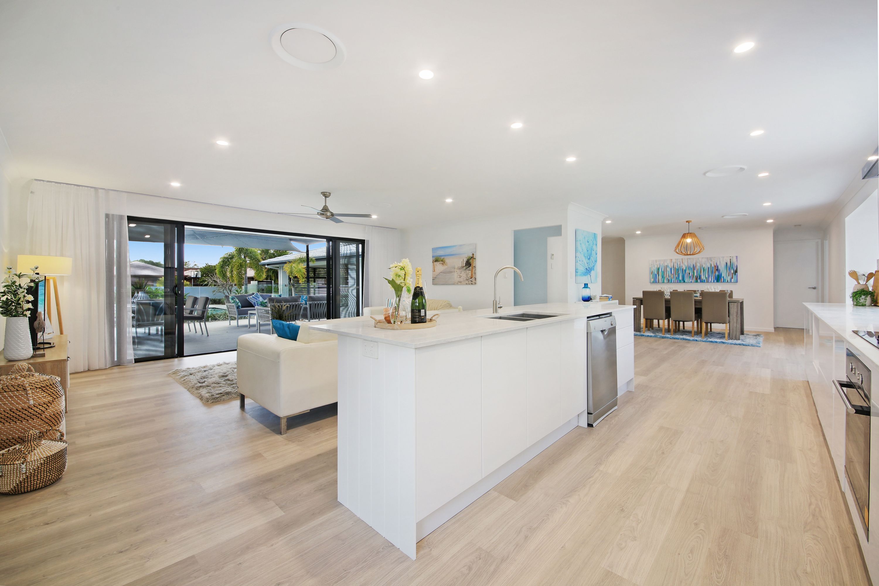 76 Barrier Reef Drive, Mermaid Waters, QLD 4218