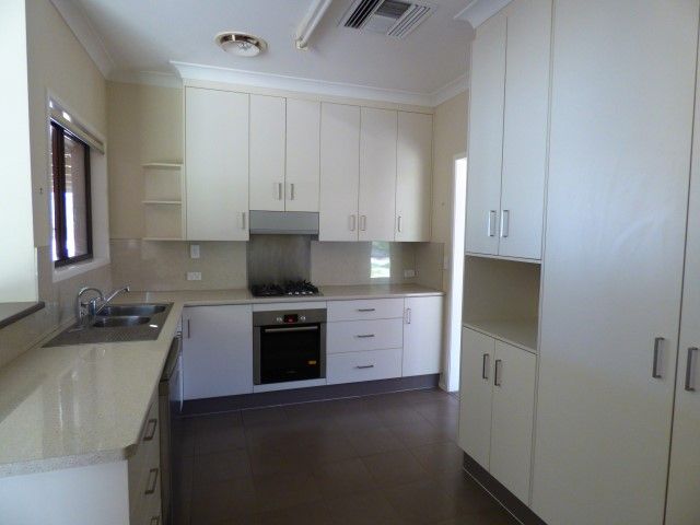 11 Roma Crescent, Roma, QLD 4455