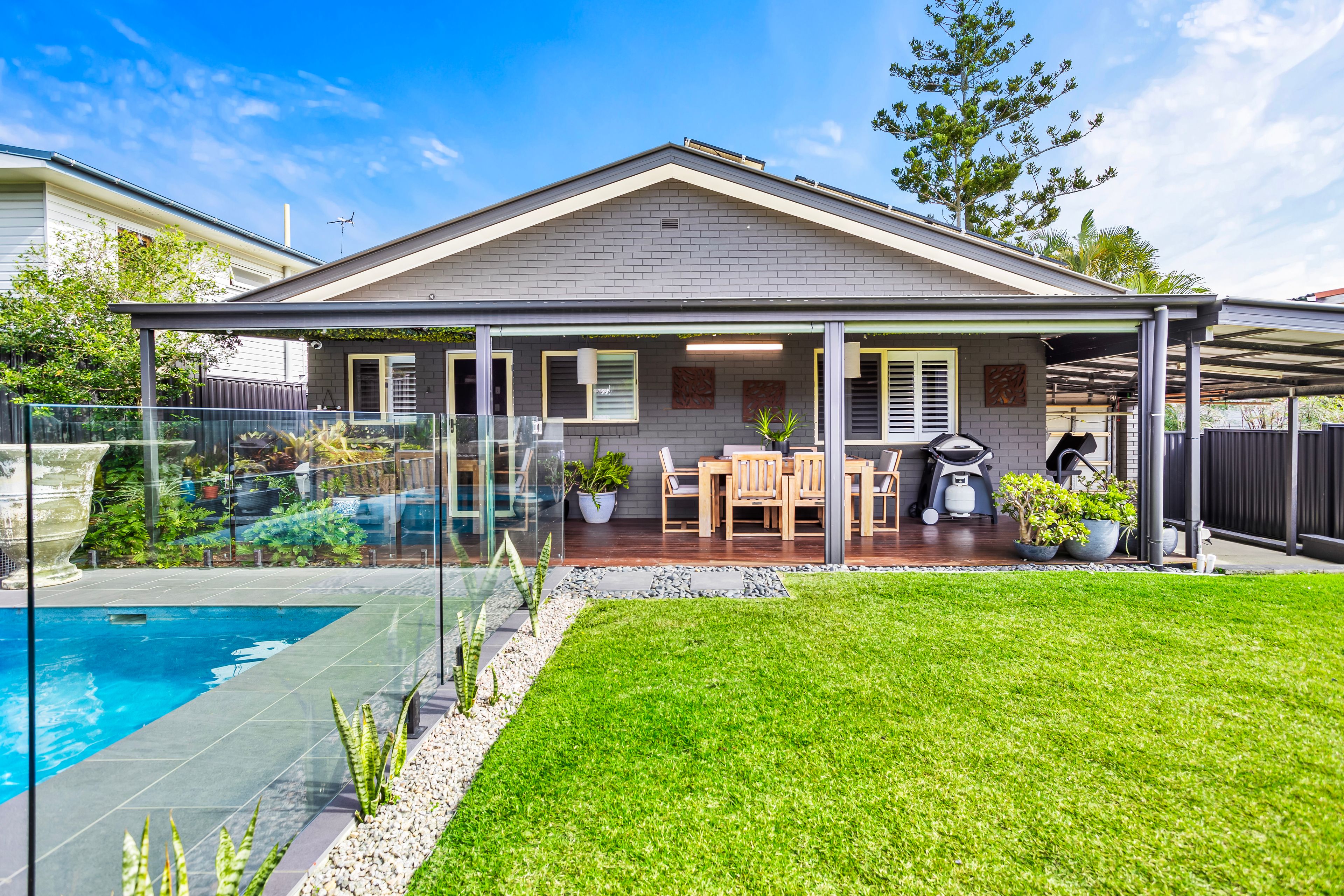 216 Scarborough Road, Scarborough QLD 4020