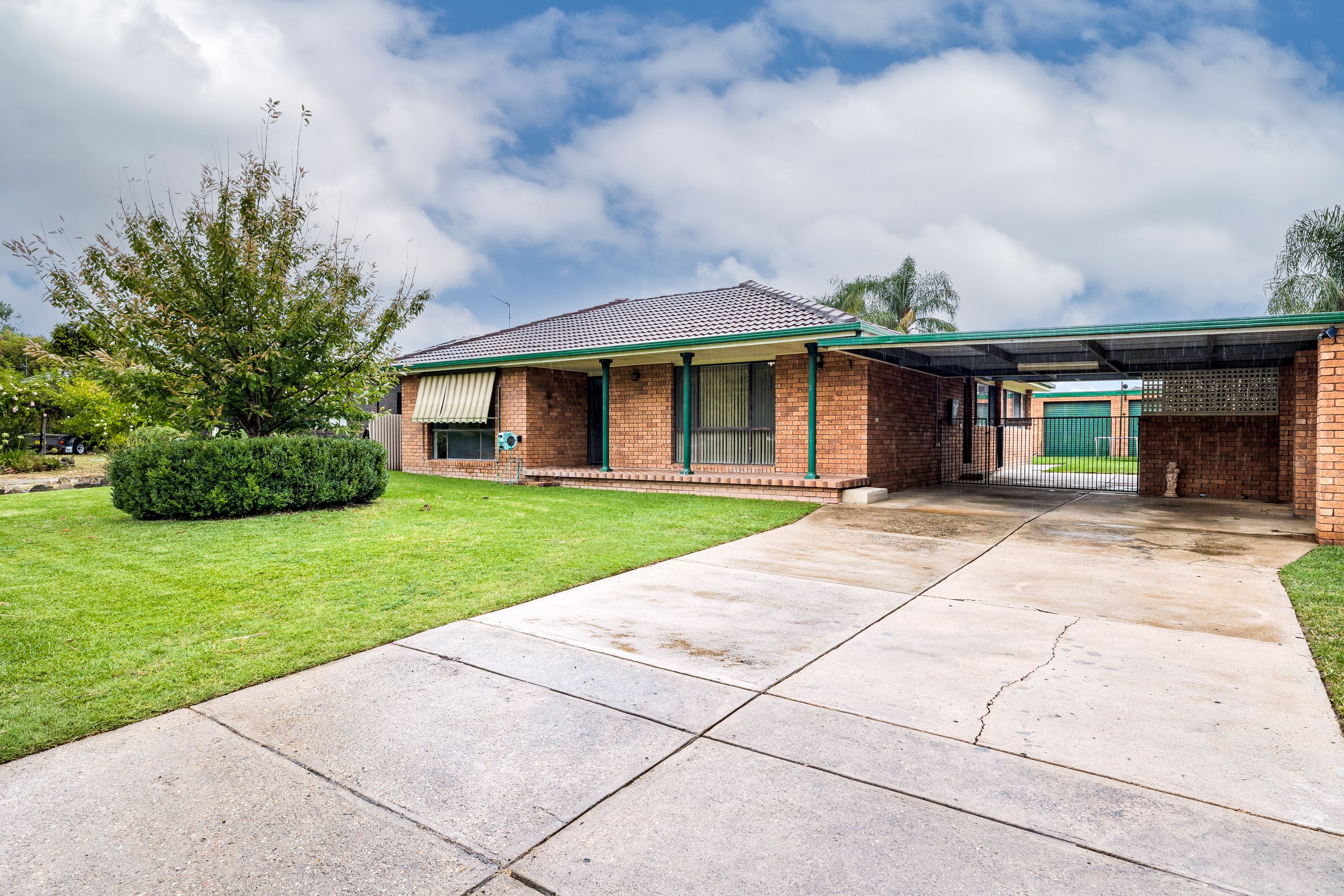 22 Goborra Street, Glenfield Park, NSW 2650 Sold House Ray White