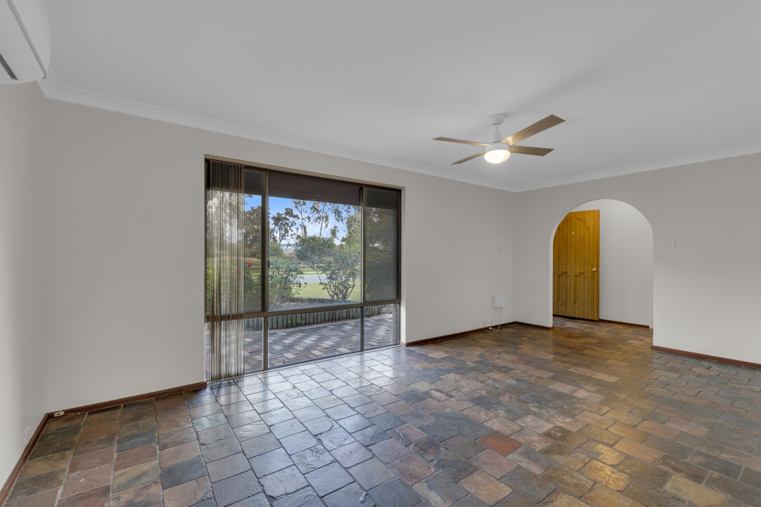 3 Lynda Crescent, Cooloongup, WA 6168
