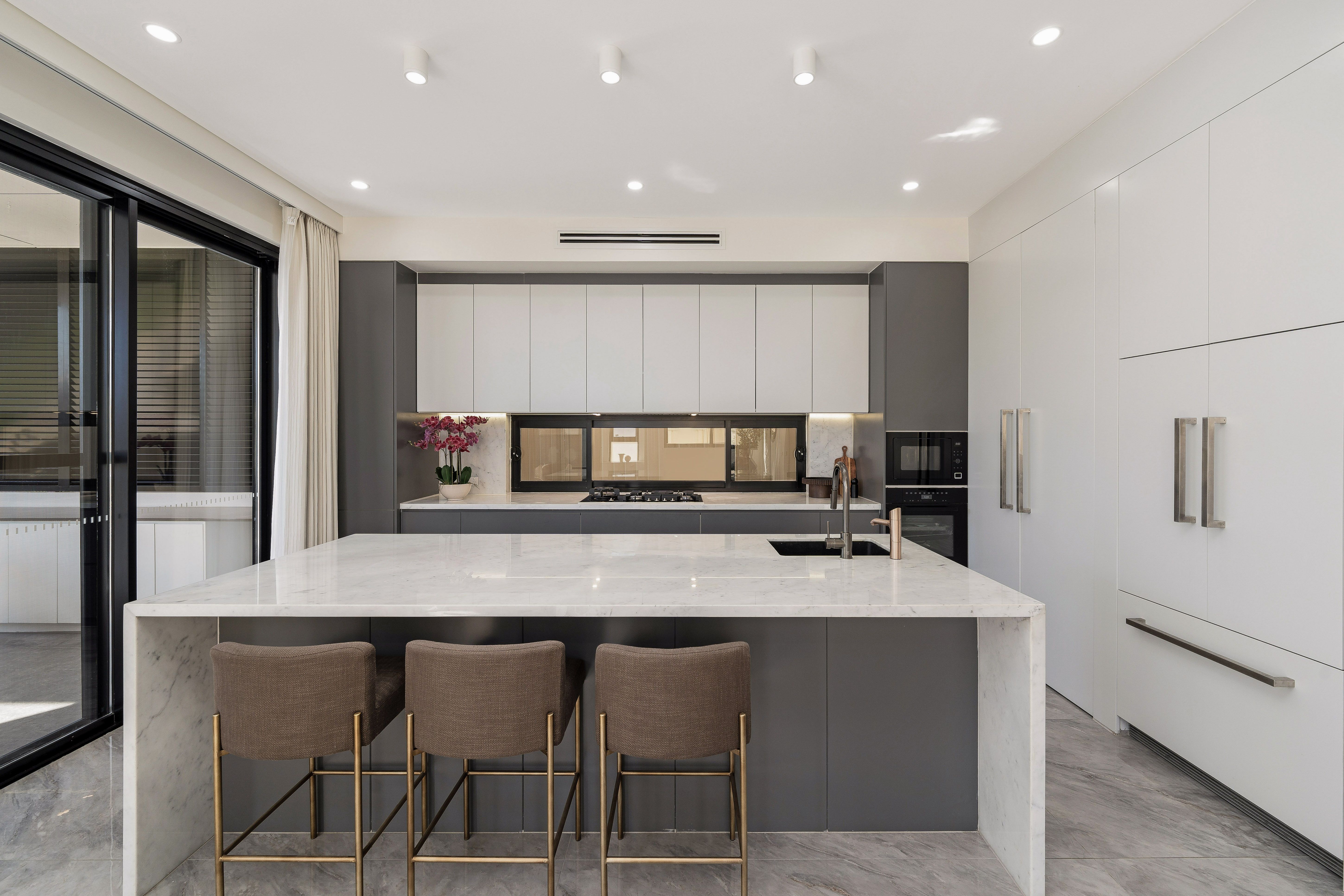 68 Barnards Avenue, Hurstville, NSW 2220