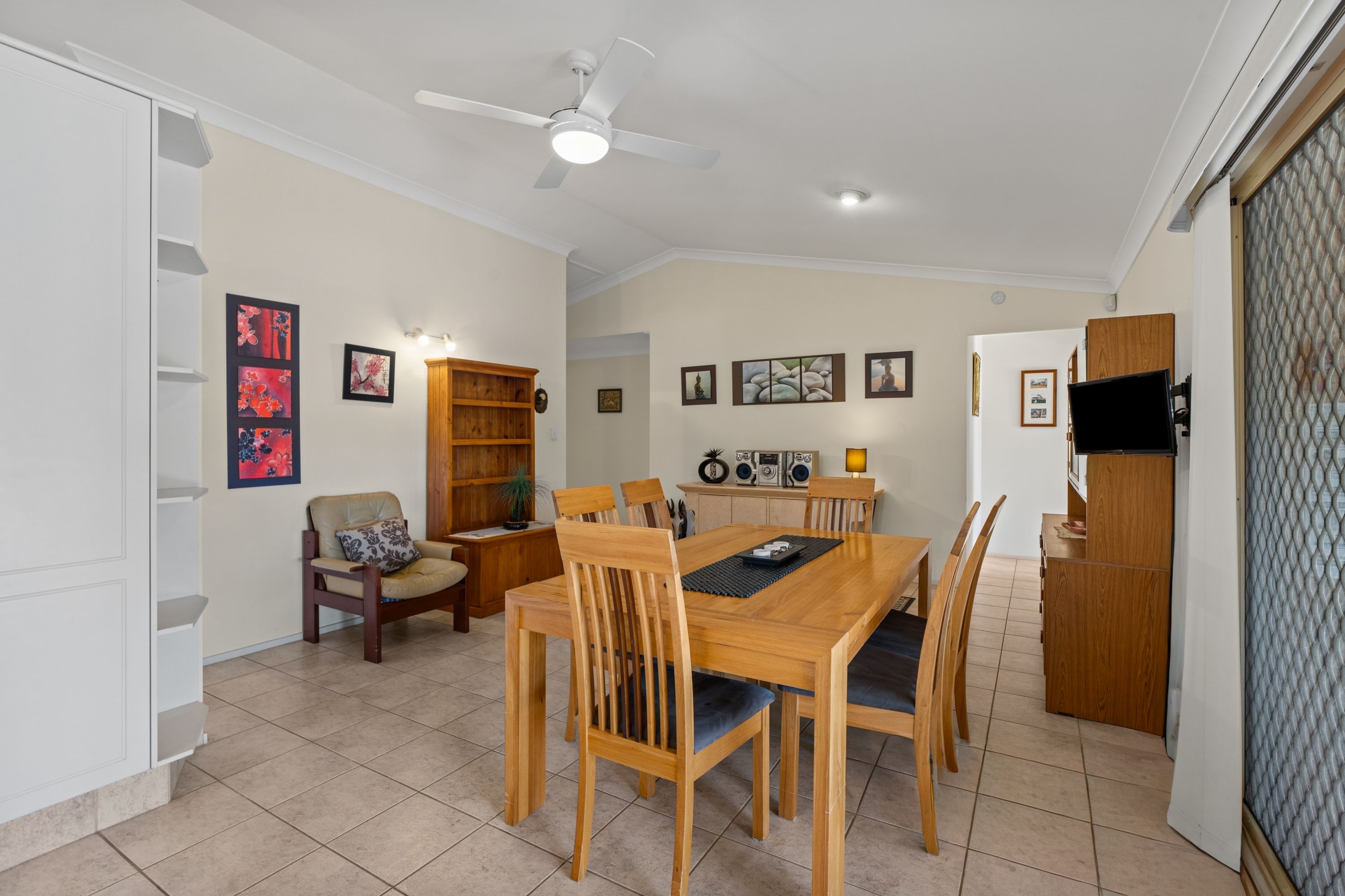 8 Newport Drive — photo 10 of 25