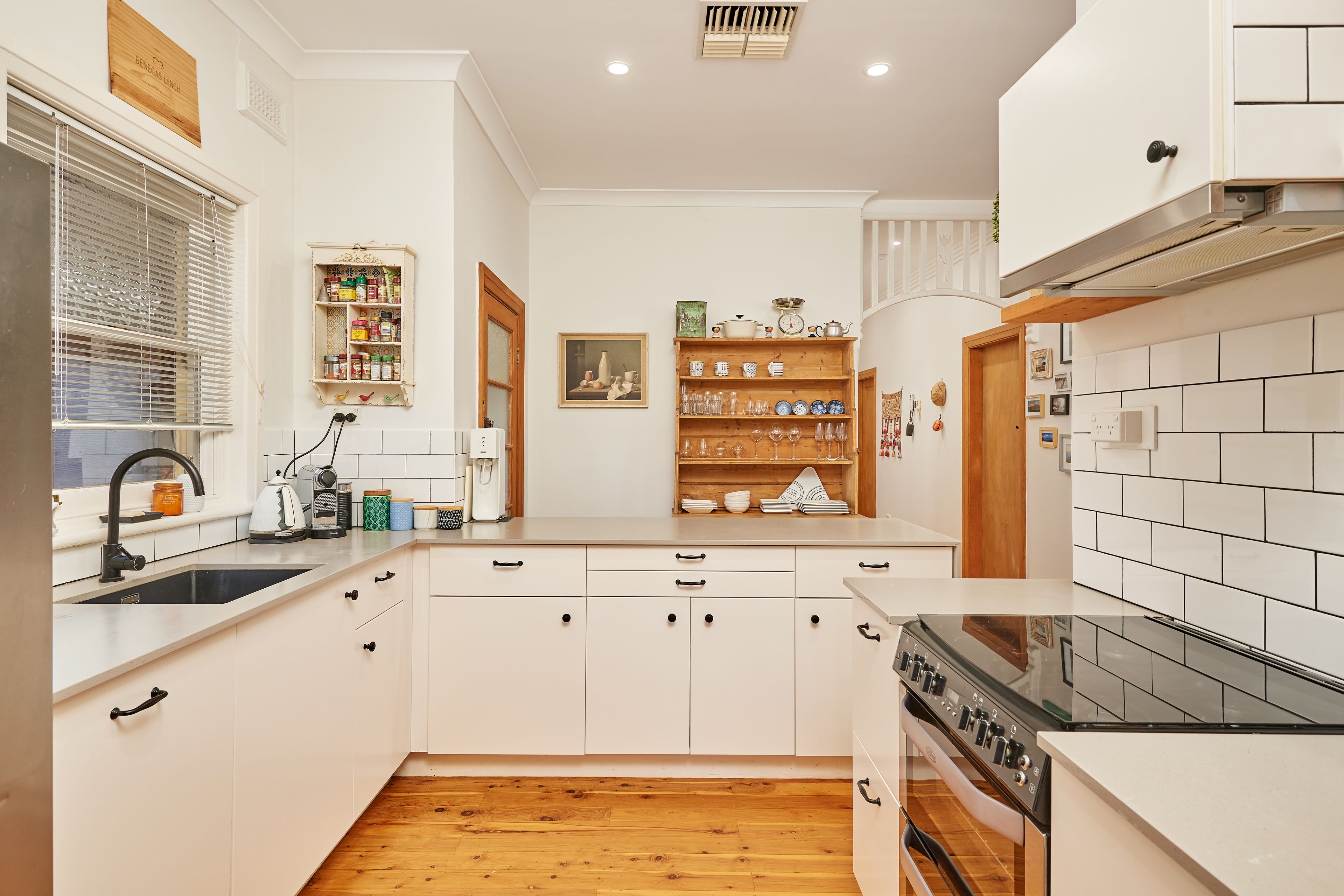 17 Urana Street, Turvey Park, NSW 2650