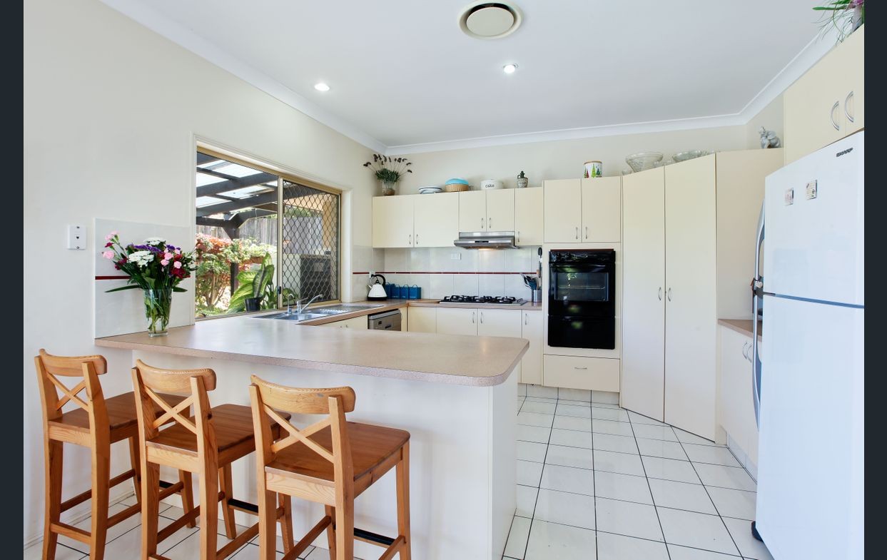 6 Weiskoph Court, Parkwood, QLD 4214