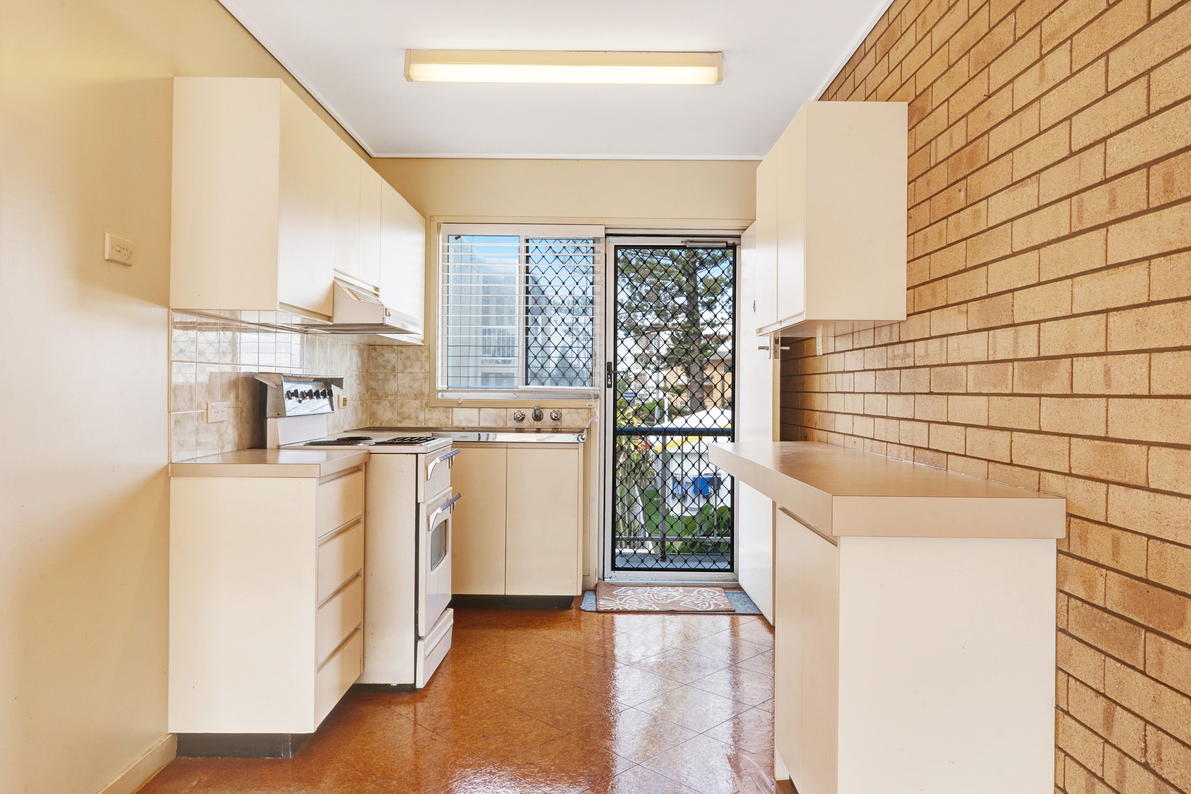 5/4 Hedges Avenue, Mermaid Beach, QLD 4218