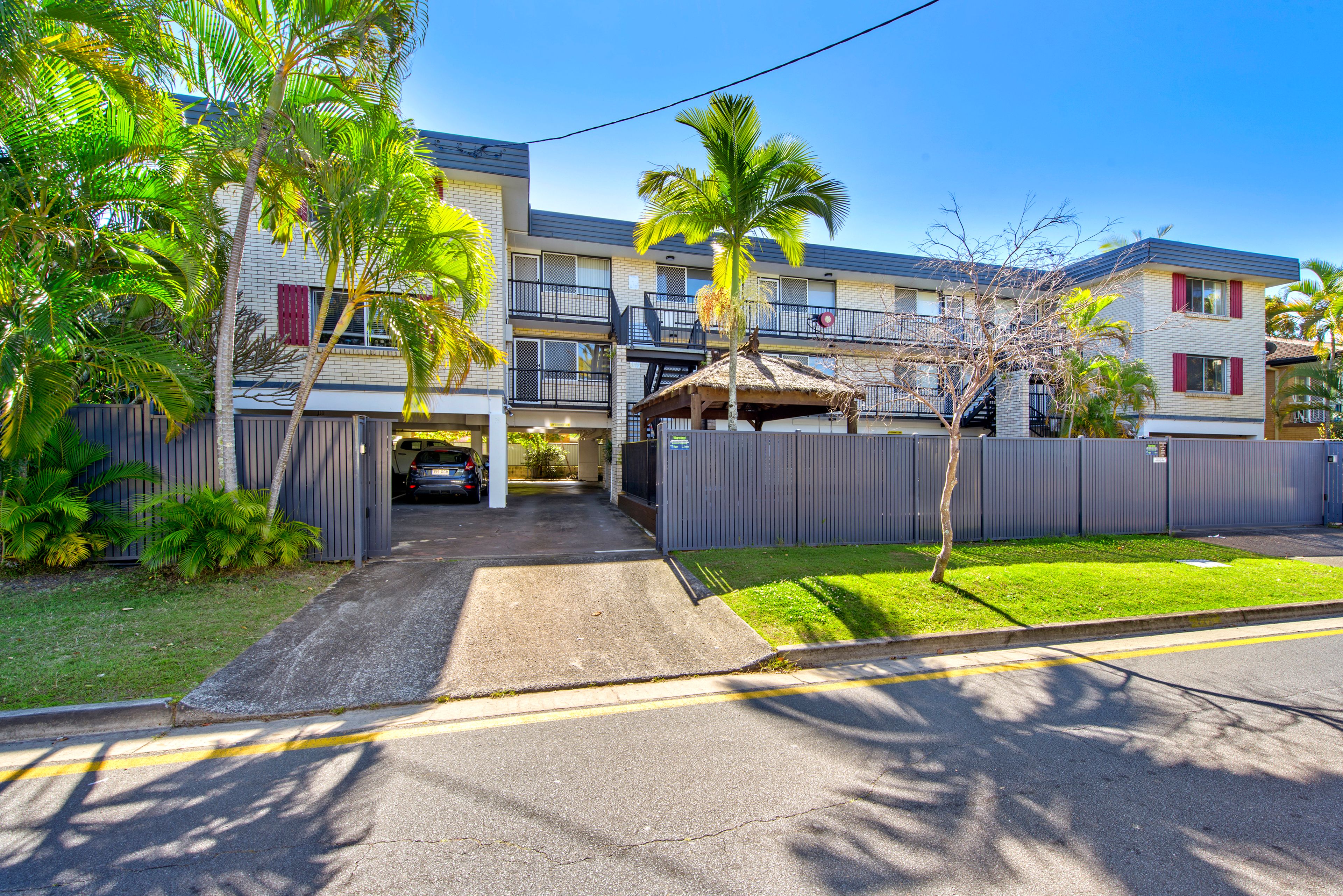 22 Leonard Avenue, Surfers Paradise QLD 4217