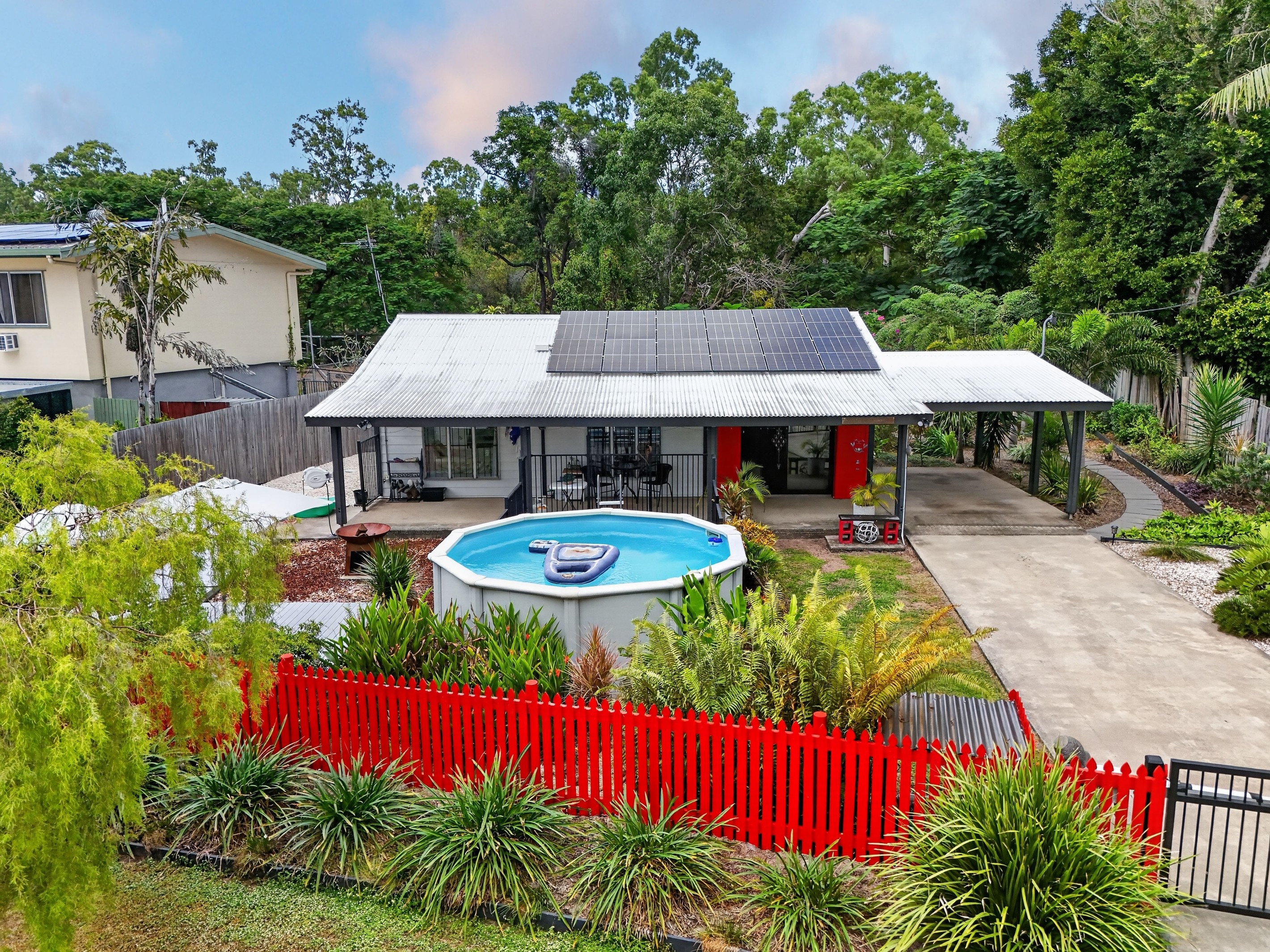 5 Lagoon Crescent, Saunders Beach, QLD 4818