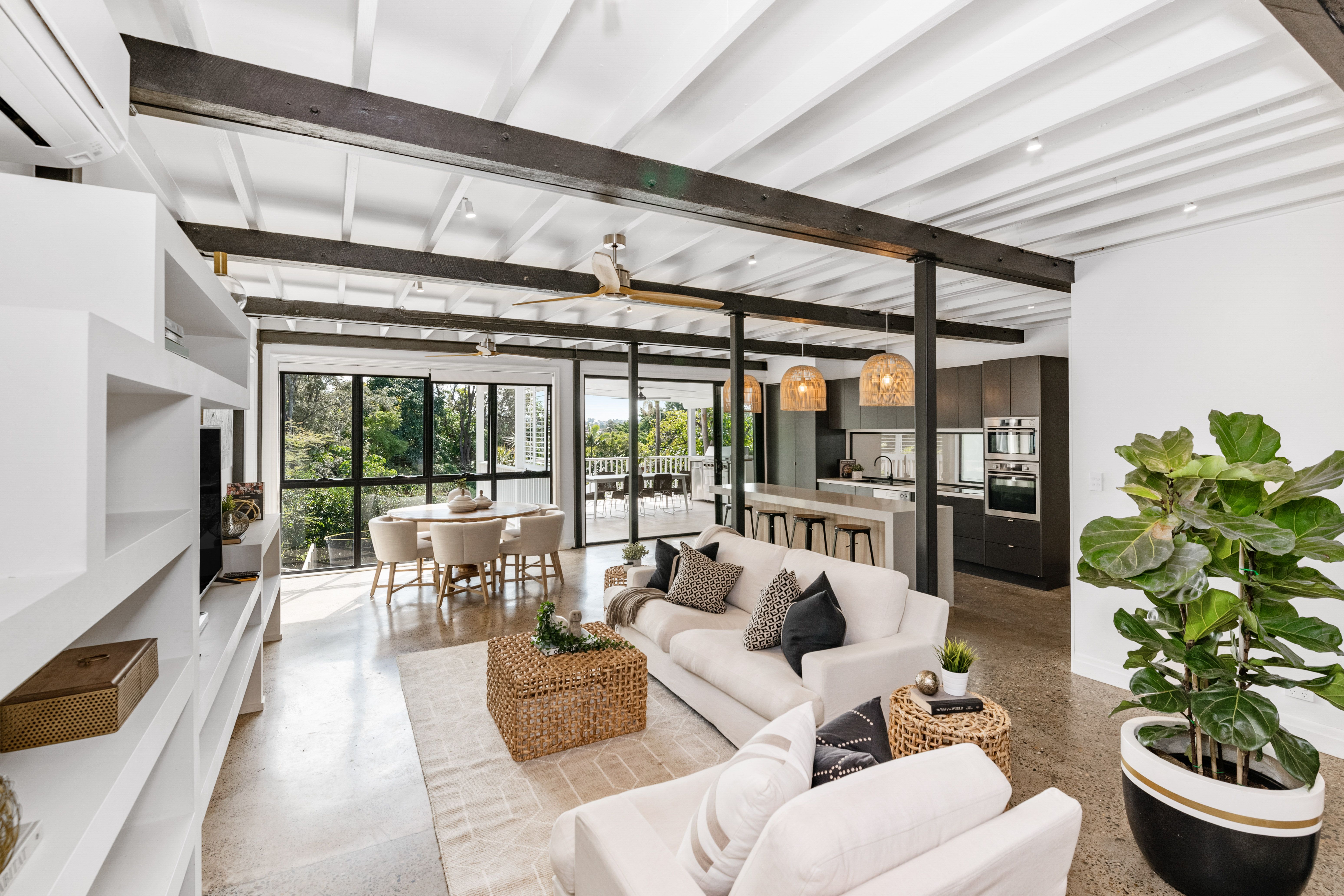 10 Pleasant Street, Red Hill QLD 4059